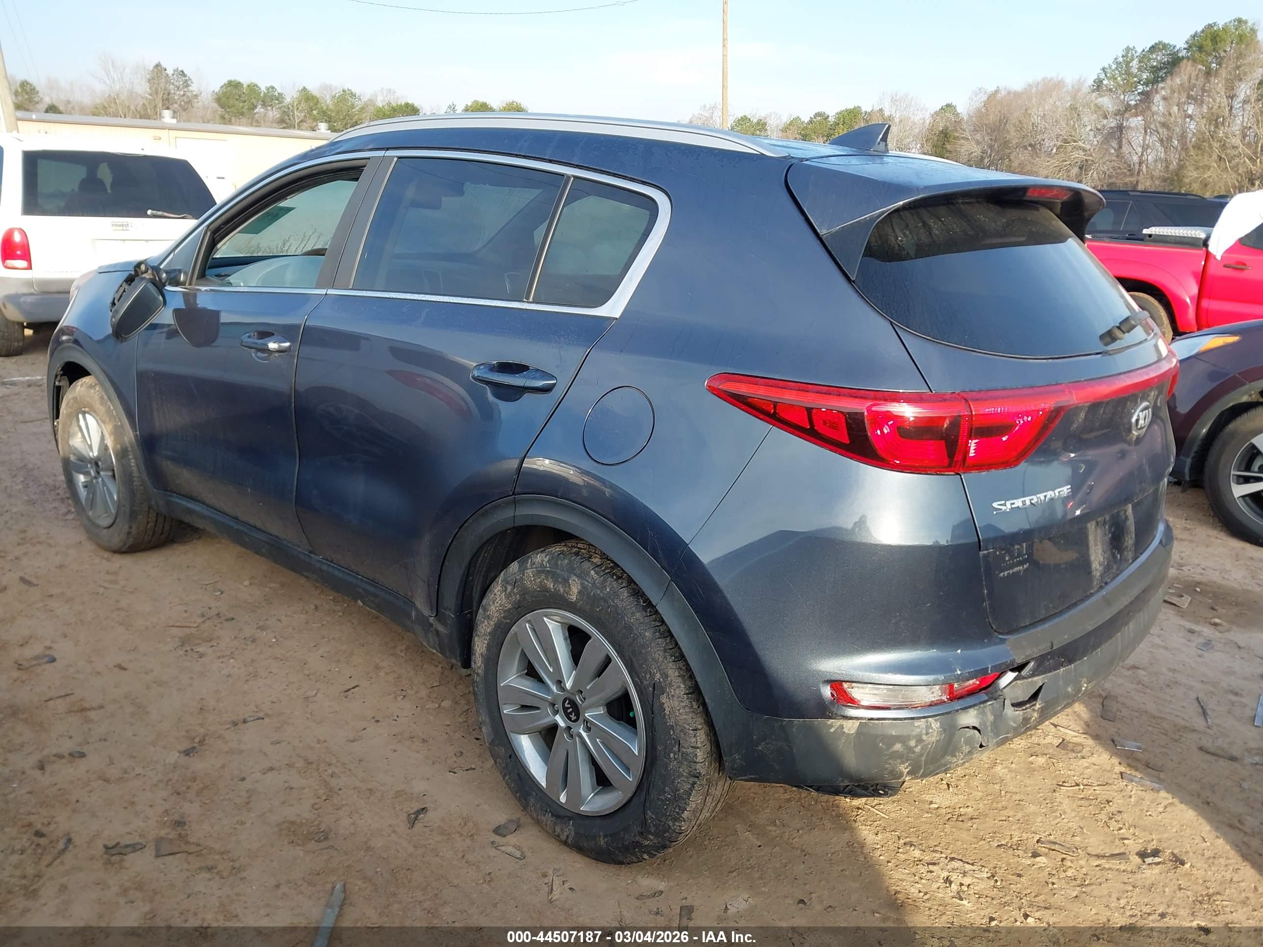 KIA SPORTAGE image 3