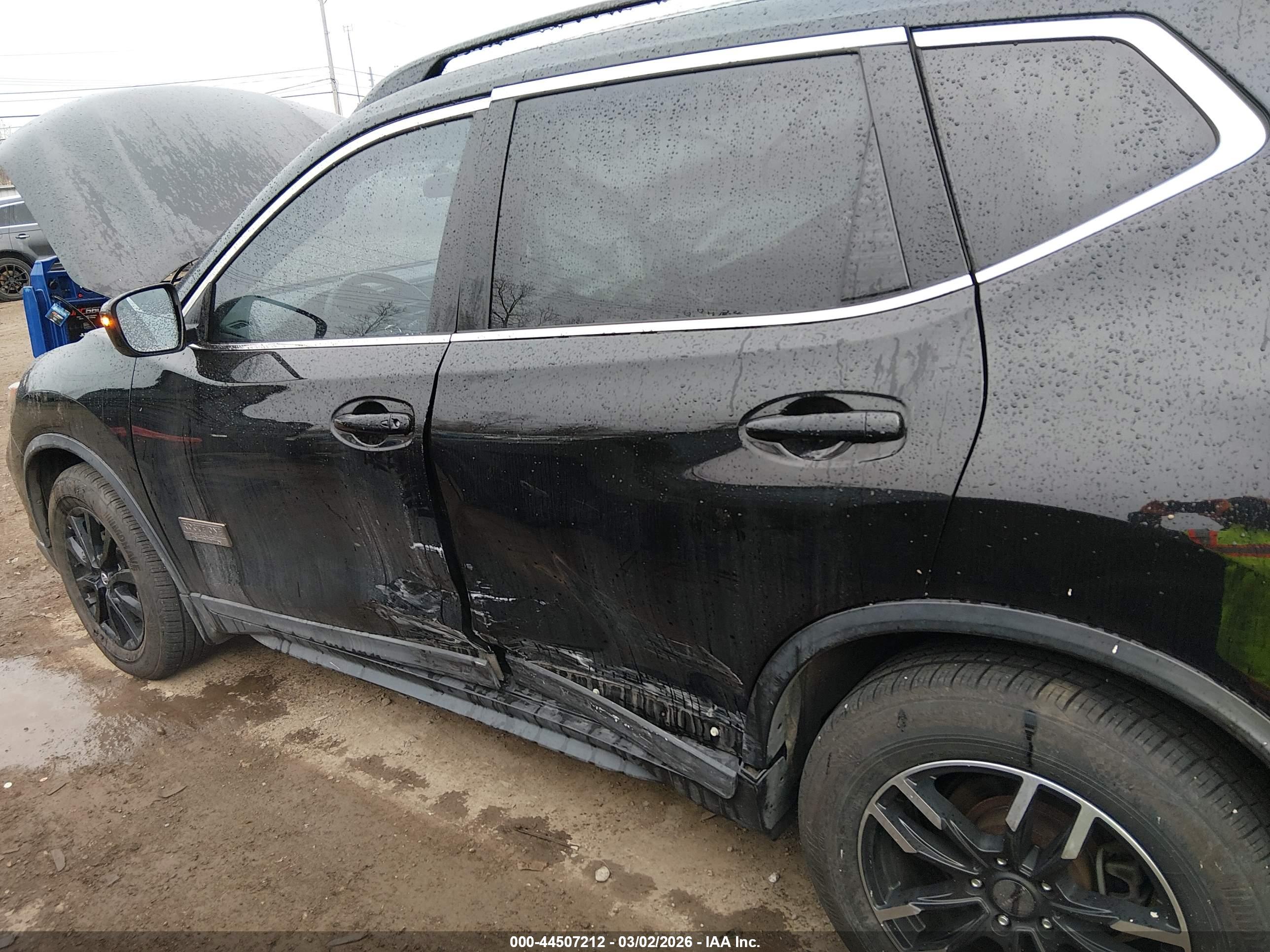NISSAN ROGUE image 6