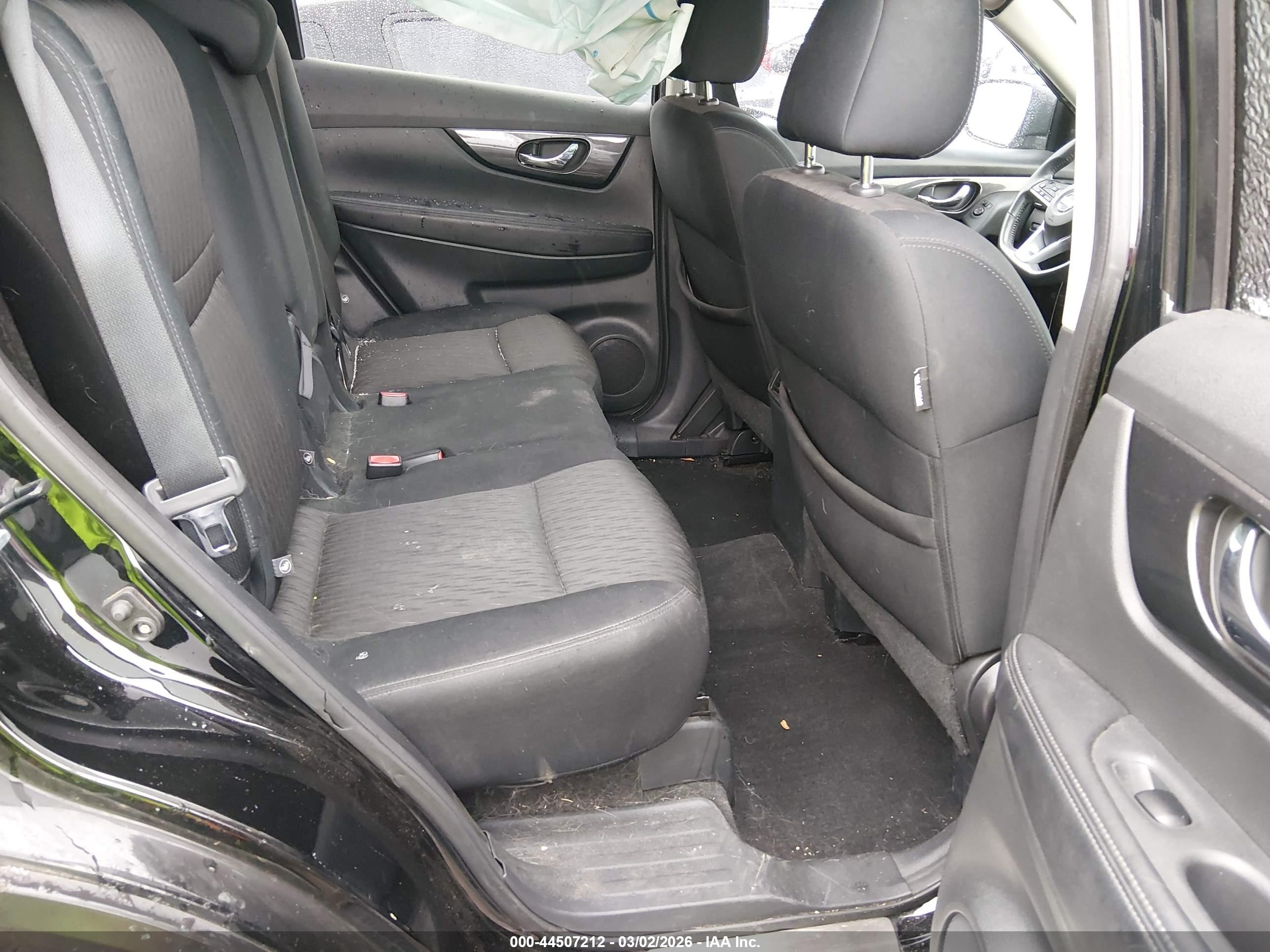 NISSAN ROGUE image 8