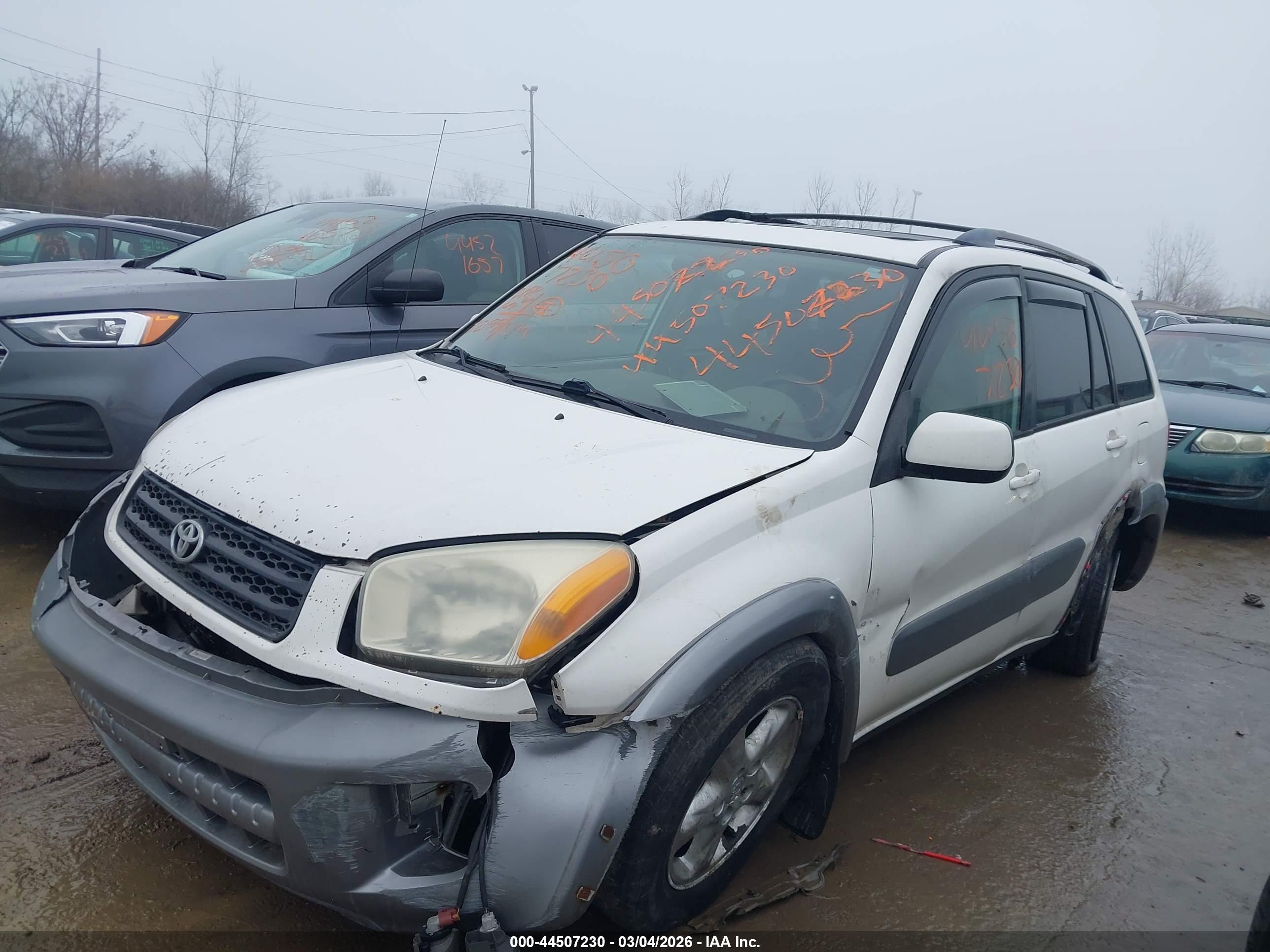 TOYOTA RAV4 image 2