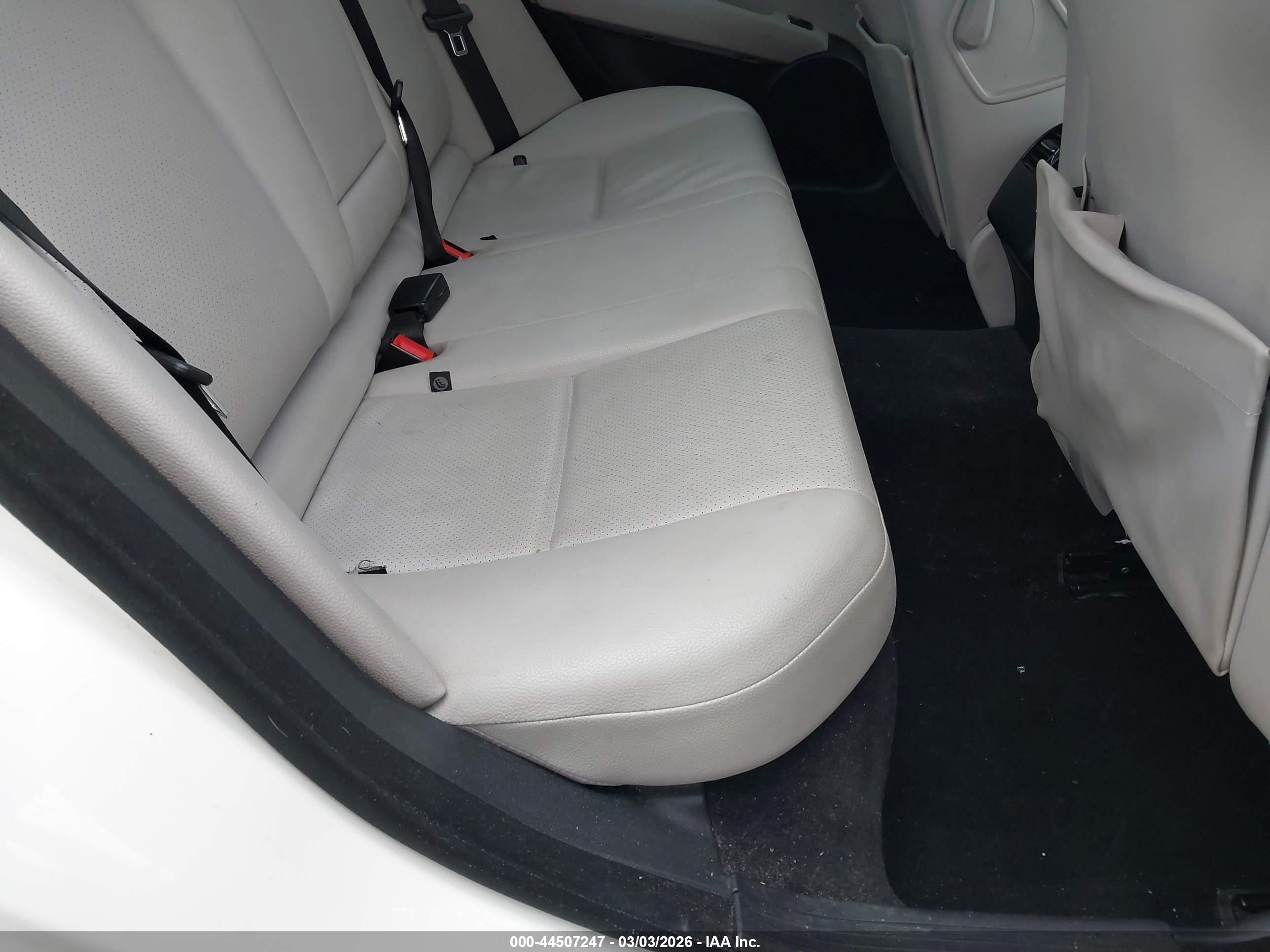 MERCEDES-BENZ C image 8