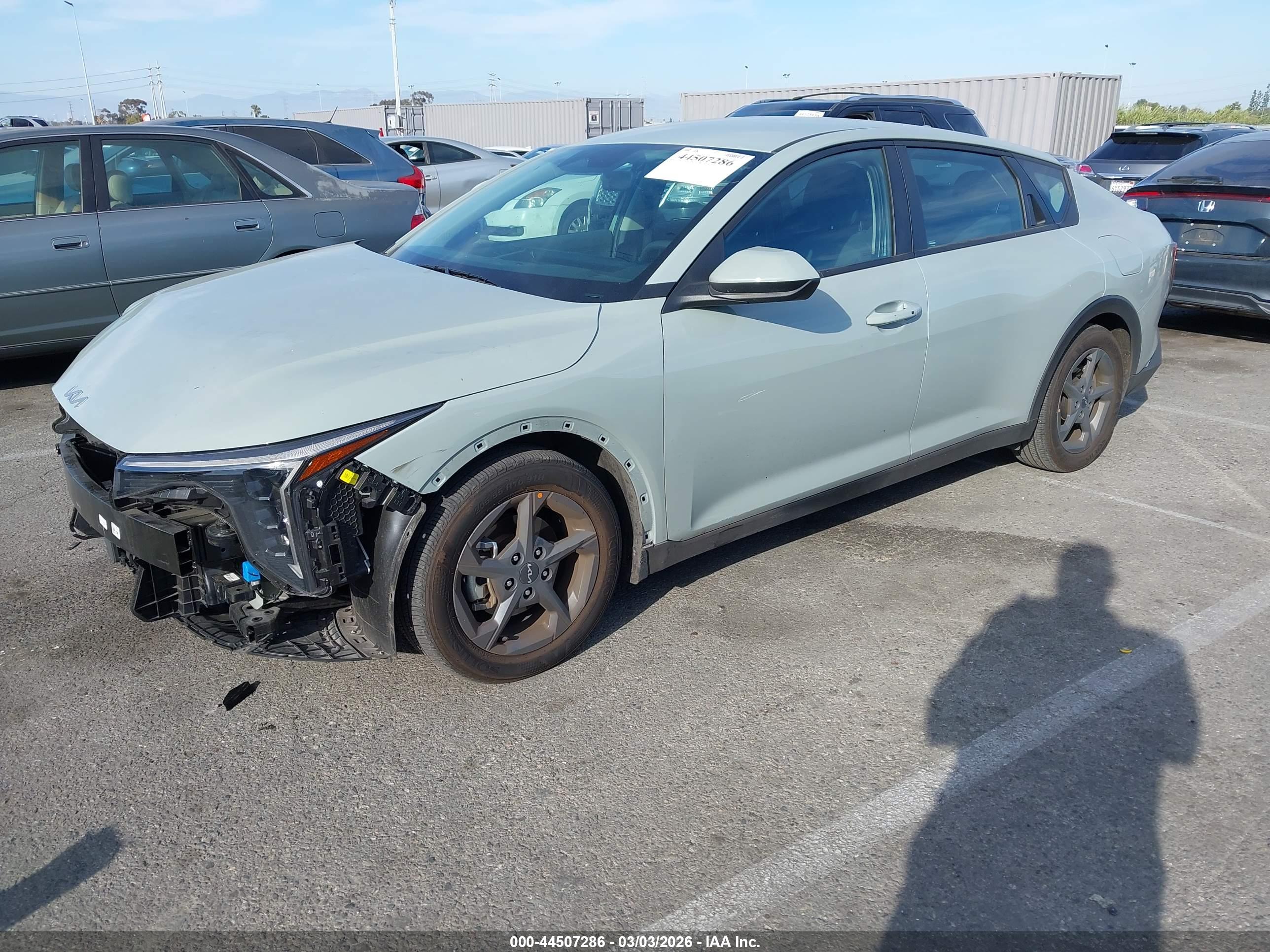 KIA K4 image 2