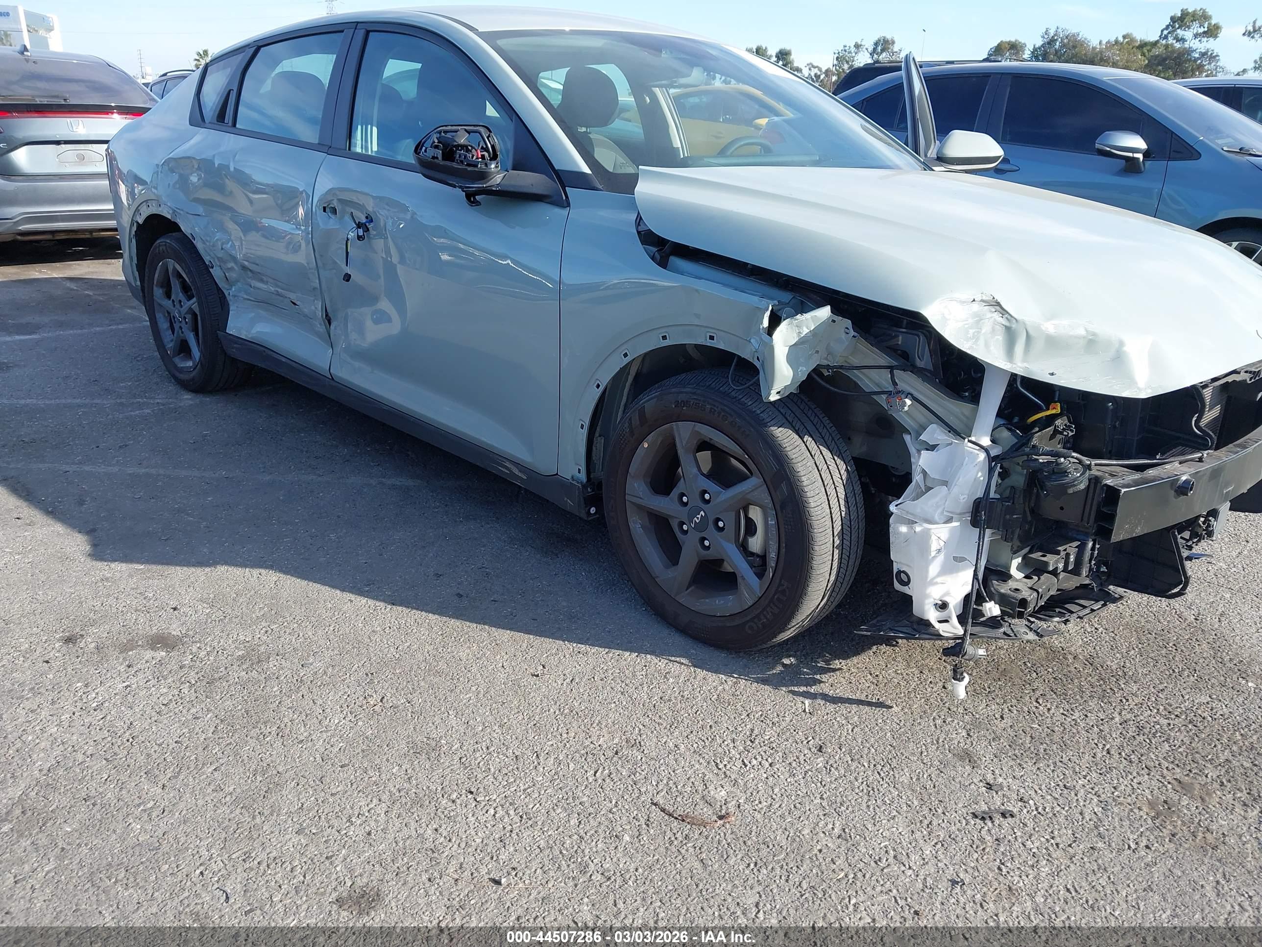KIA K4 image 6