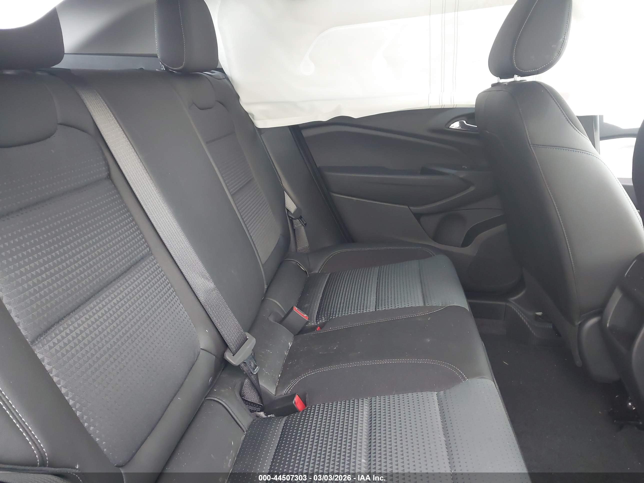 CHEVROLET TRAX image 8