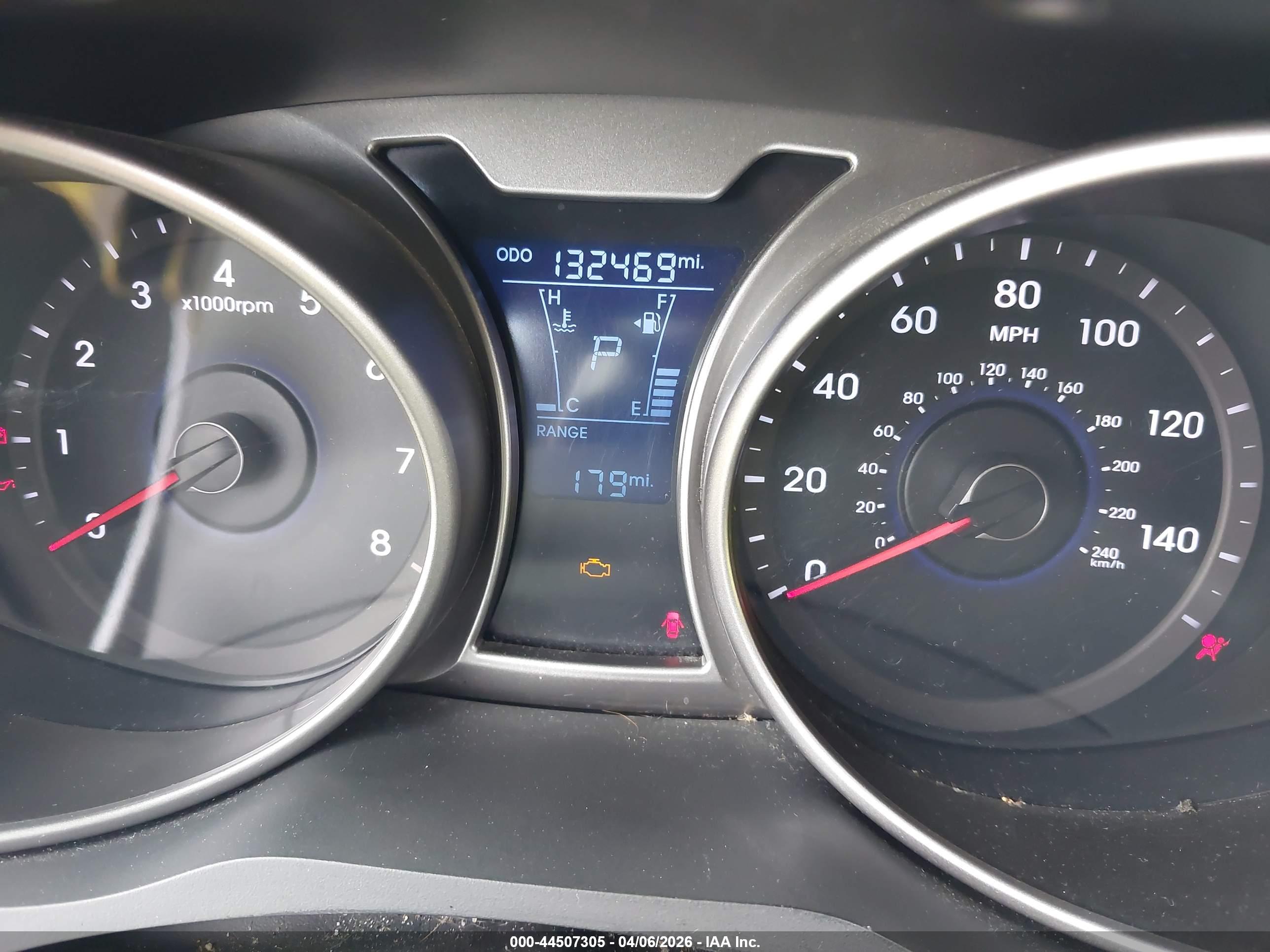 HYUNDAI VELOSTER image 7