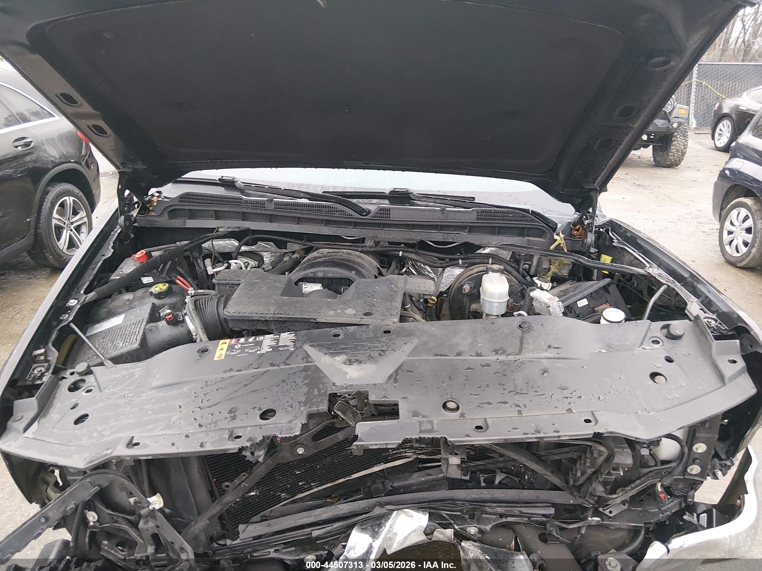 CHEVROLET SILVERADO image 10