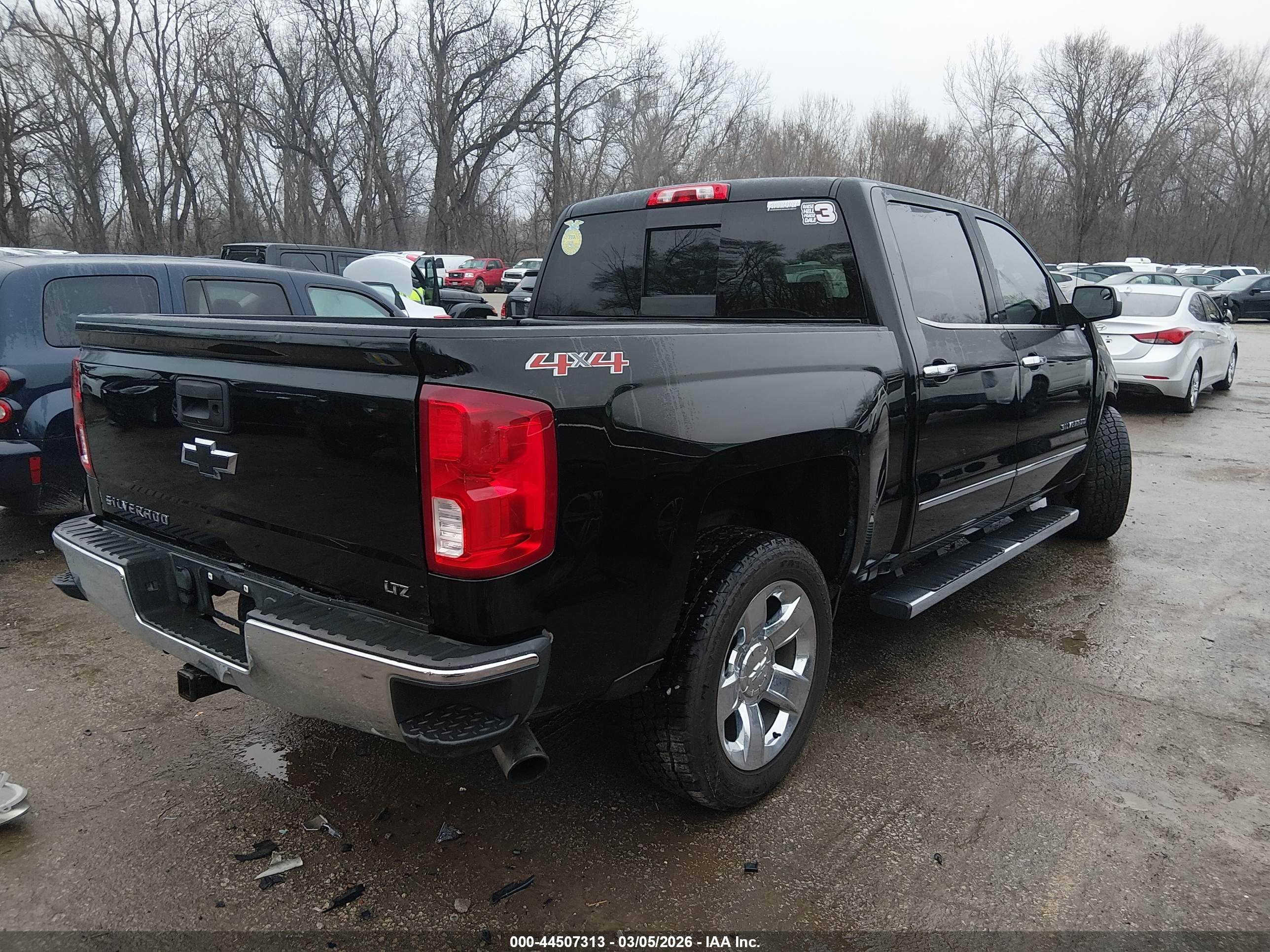 CHEVROLET SILVERADO image 4