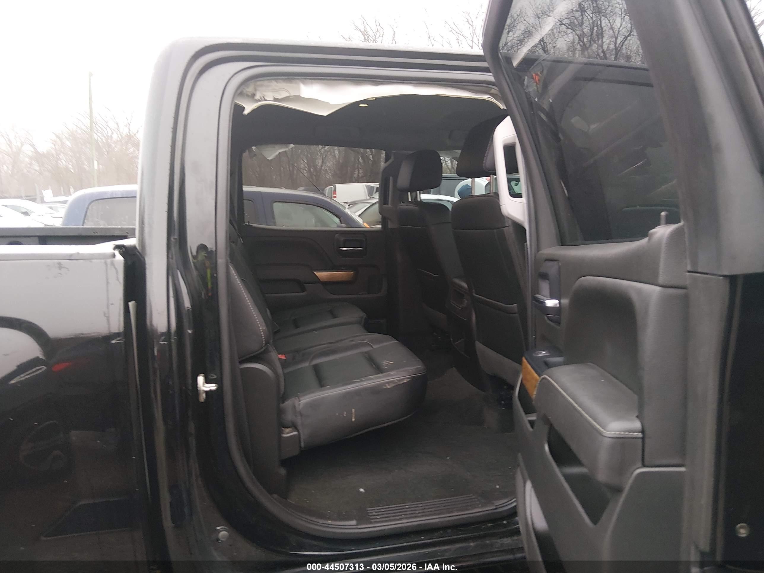 CHEVROLET SILVERADO image 8