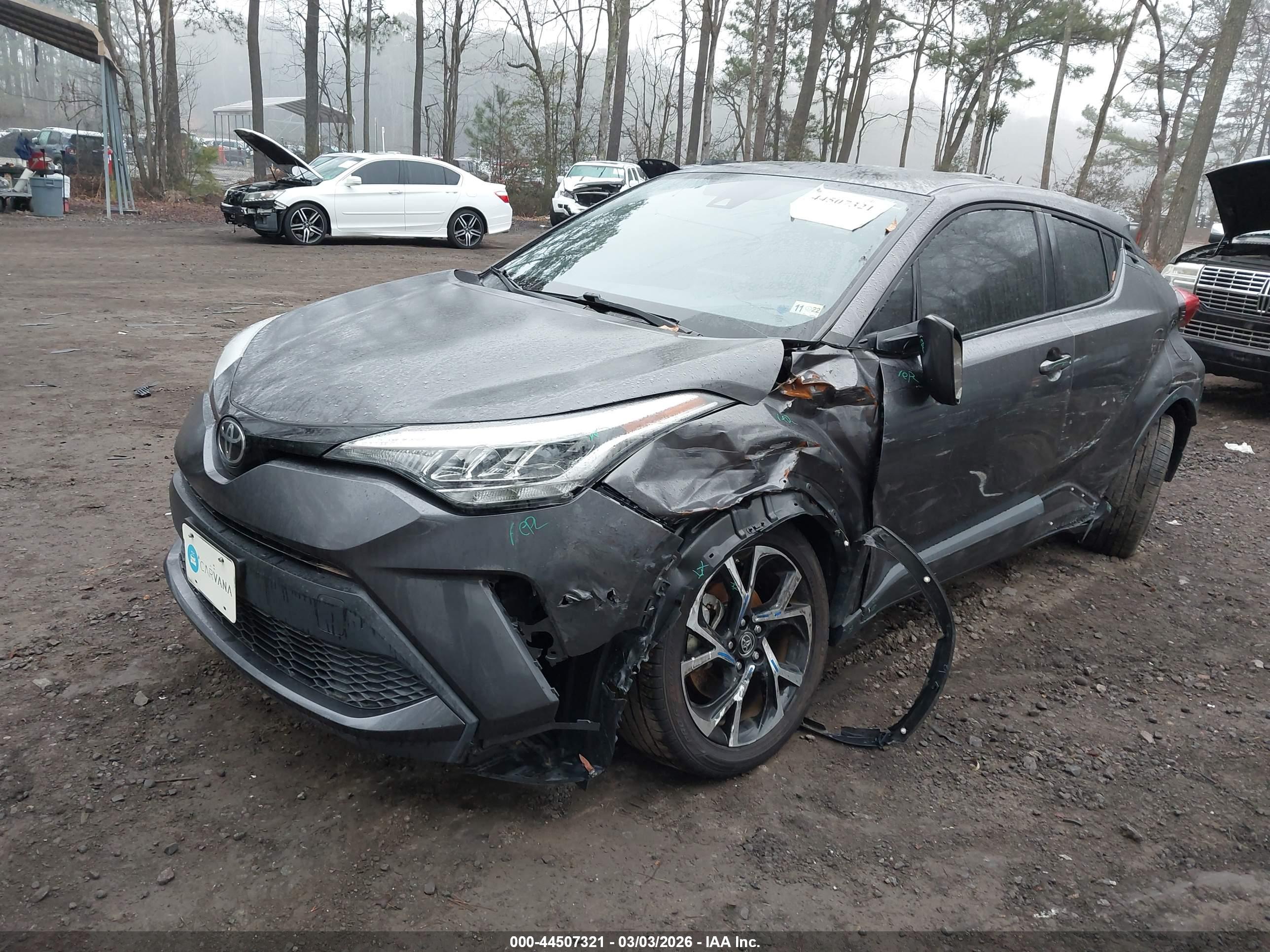 TOYOTA C-HR image 2