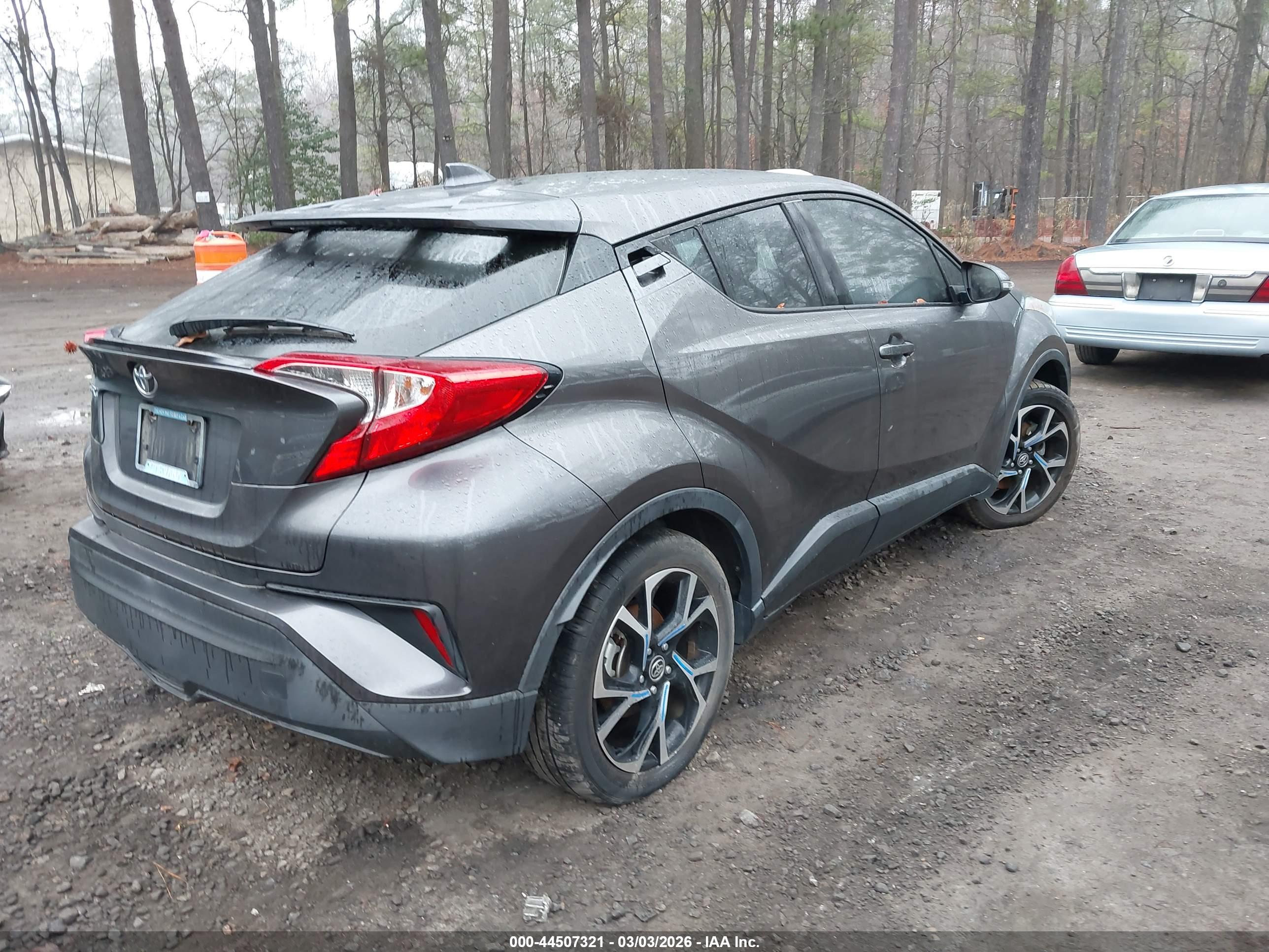 TOYOTA C-HR image 4