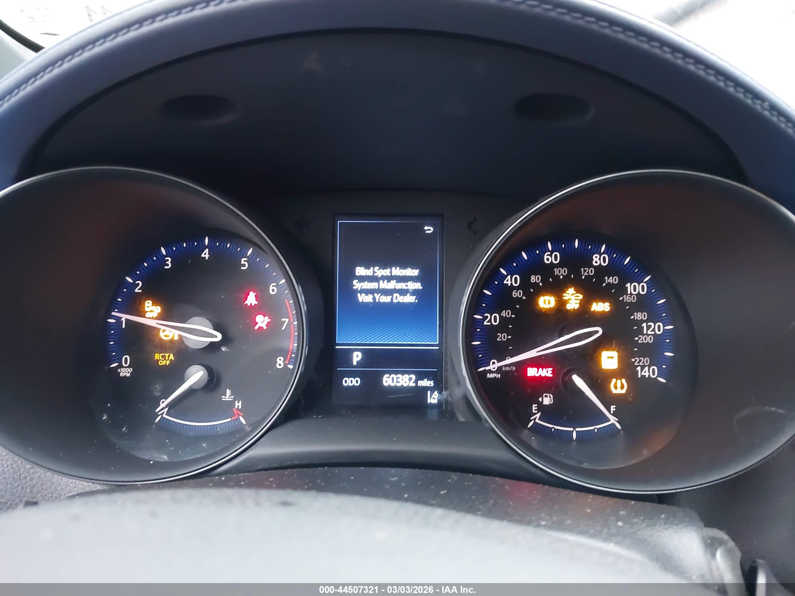 TOYOTA C-HR image 7