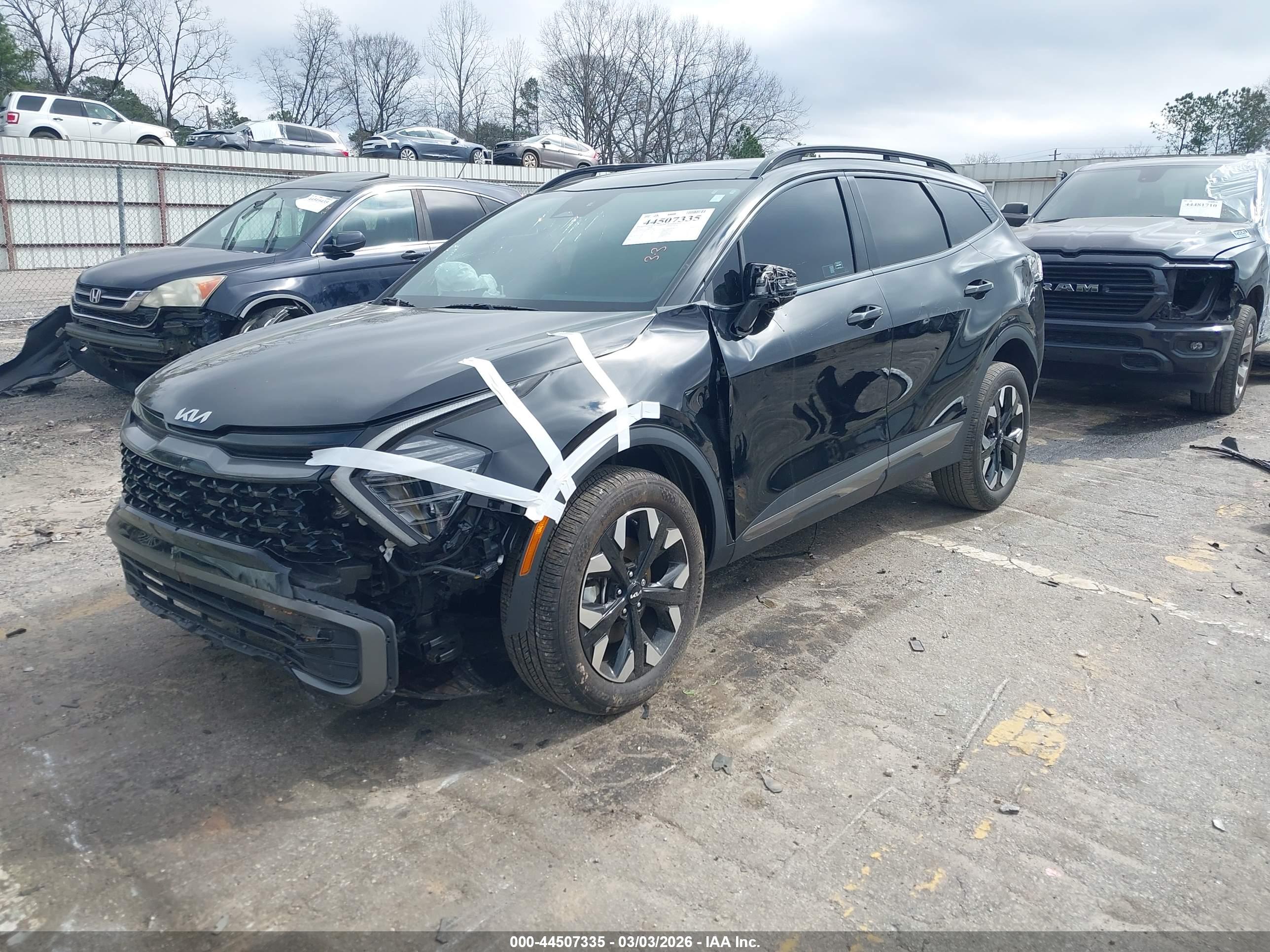 KIA SPORTAGE image 2