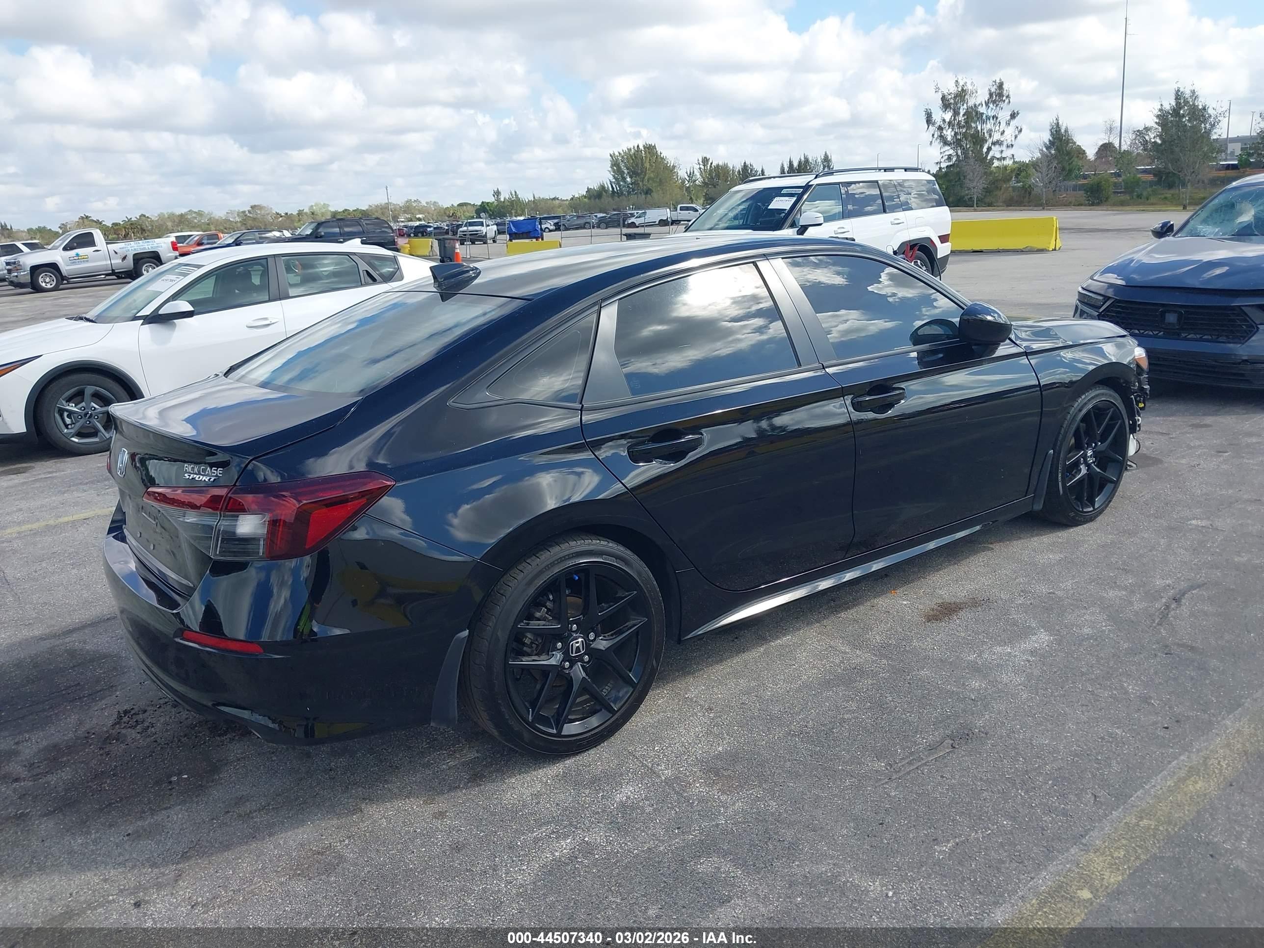 HONDA CIVIC image 4