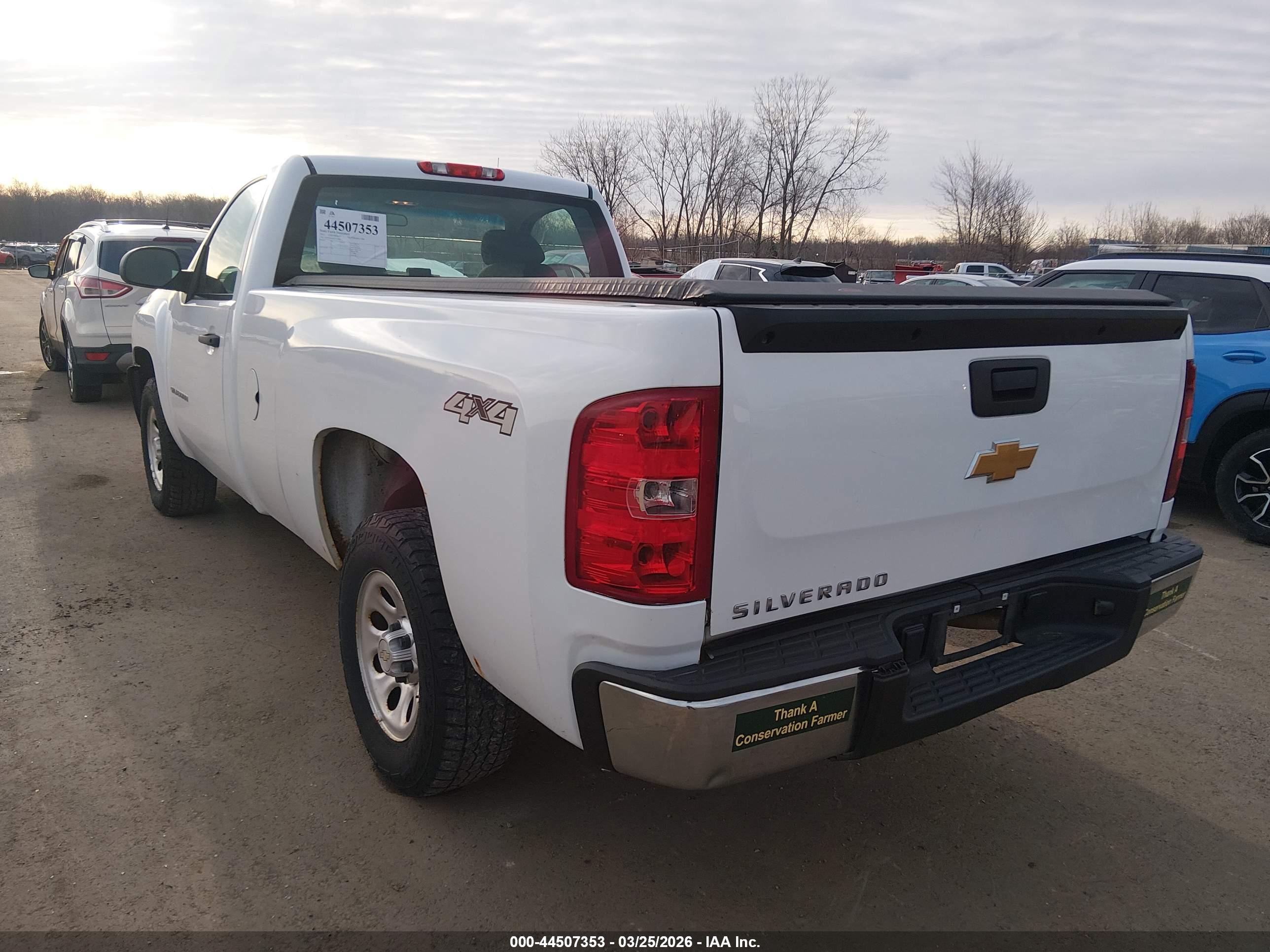 CHEVROLET SILVERADO image 3