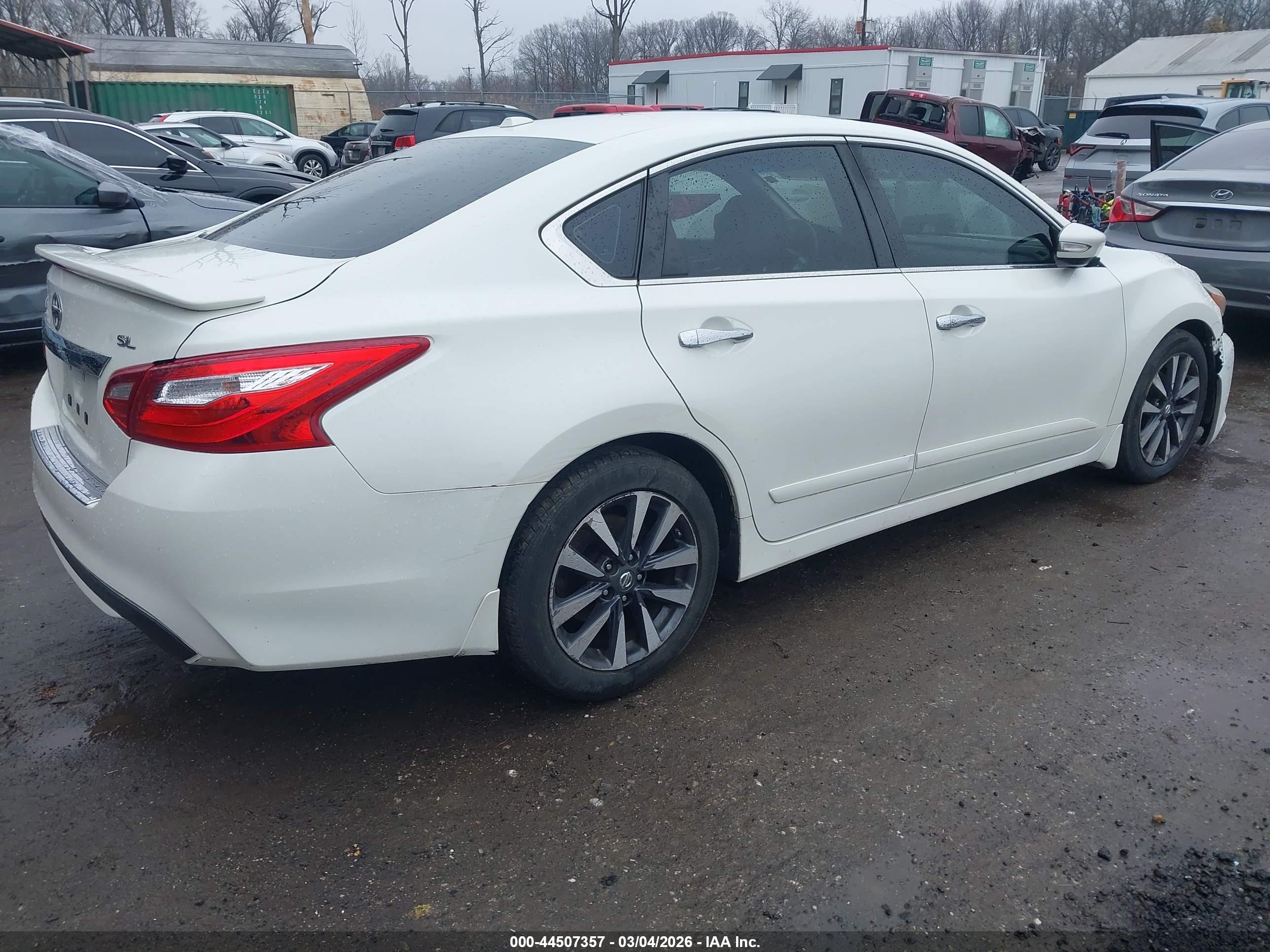 NISSAN ALTIMA image 4