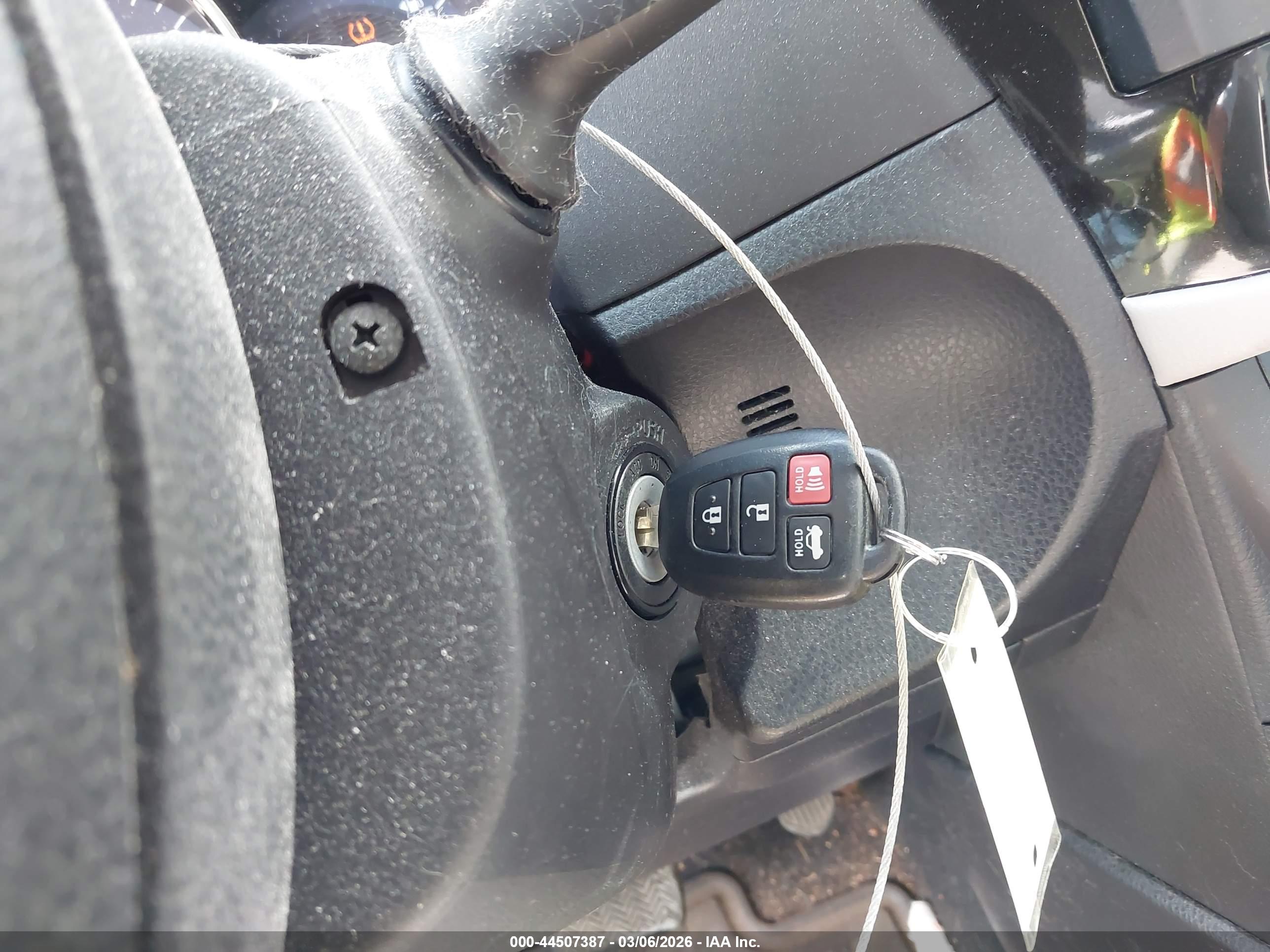 TOYOTA COROLLA image 11