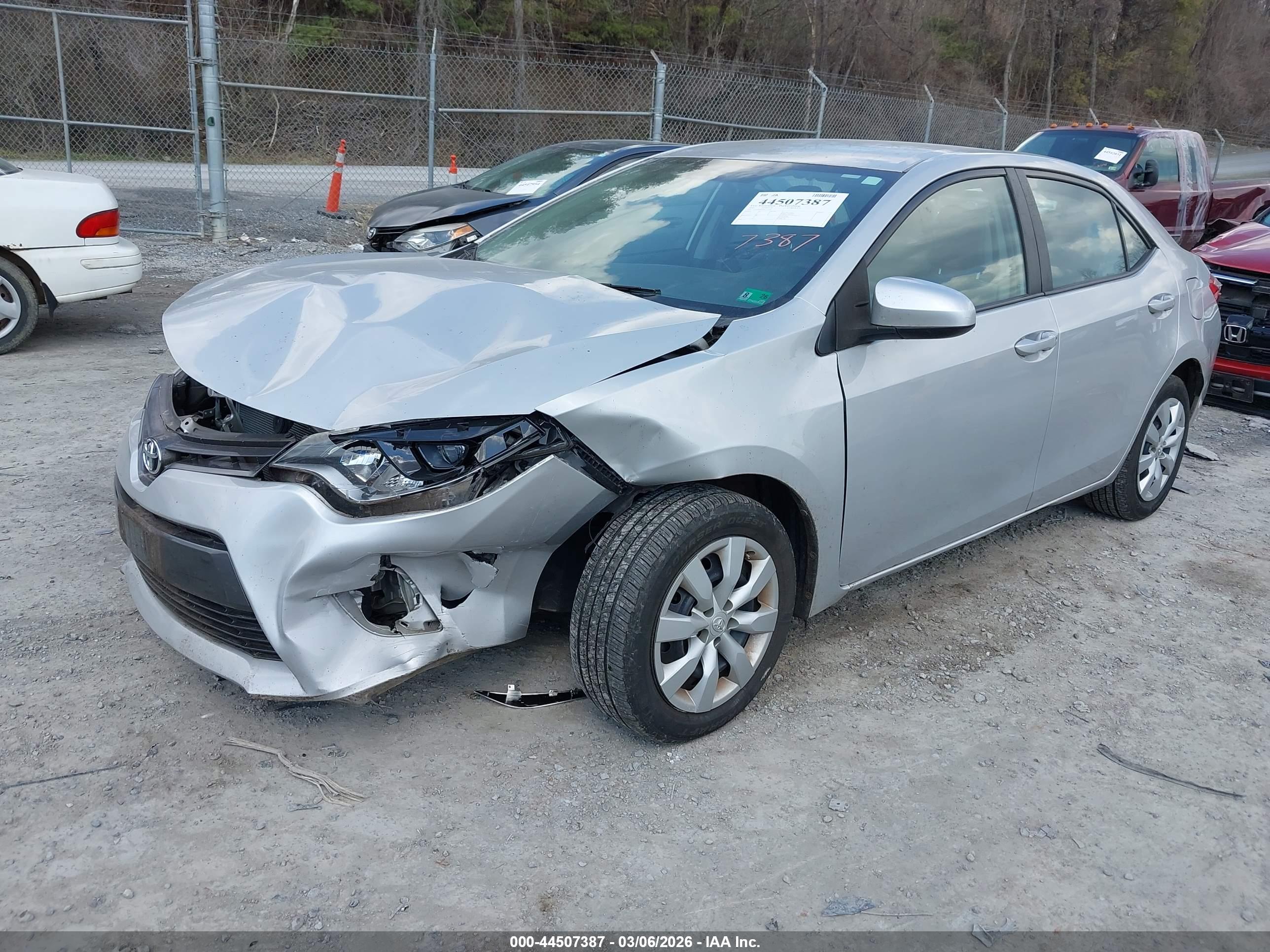 TOYOTA COROLLA image 2