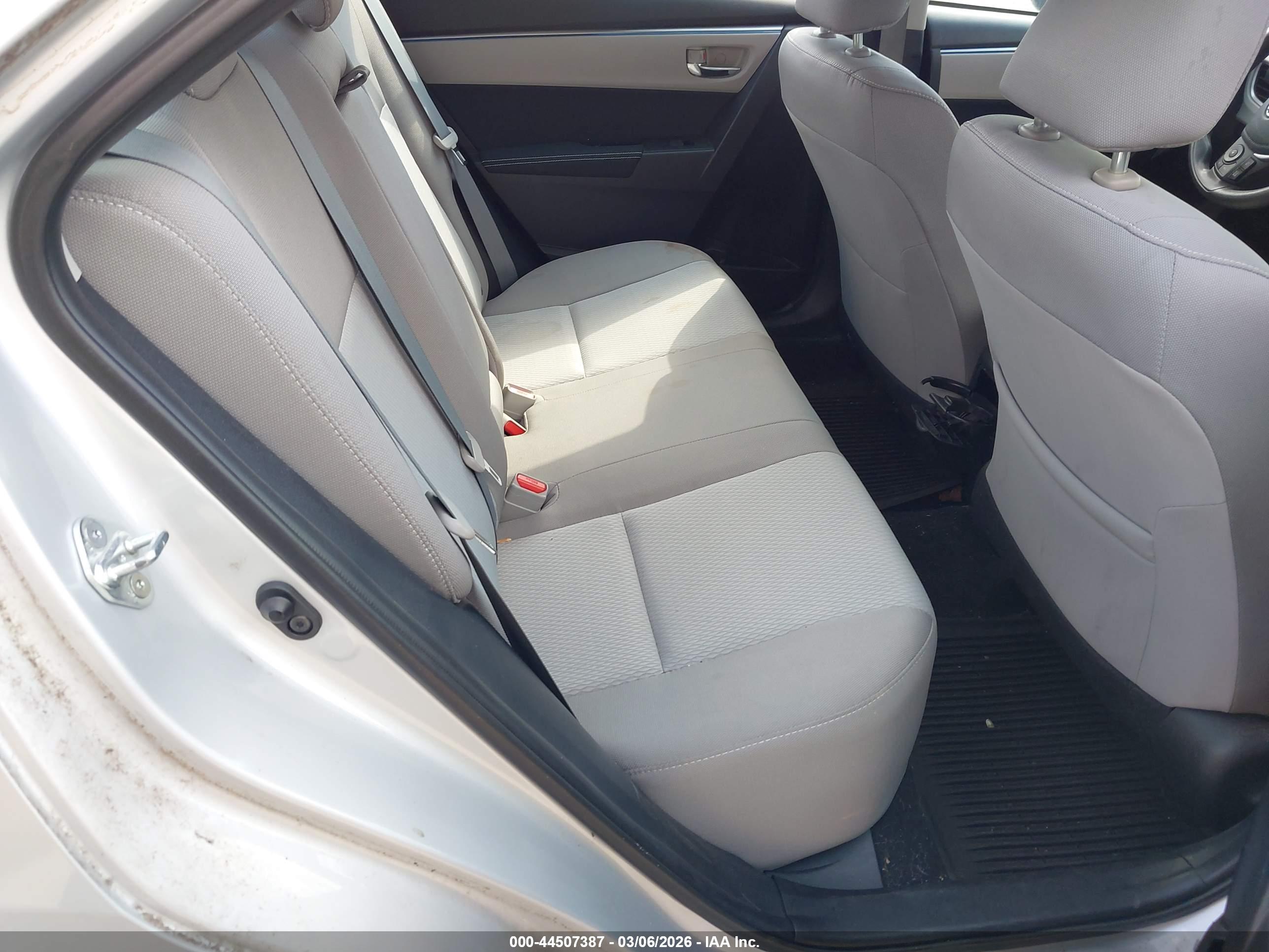 TOYOTA COROLLA image 8