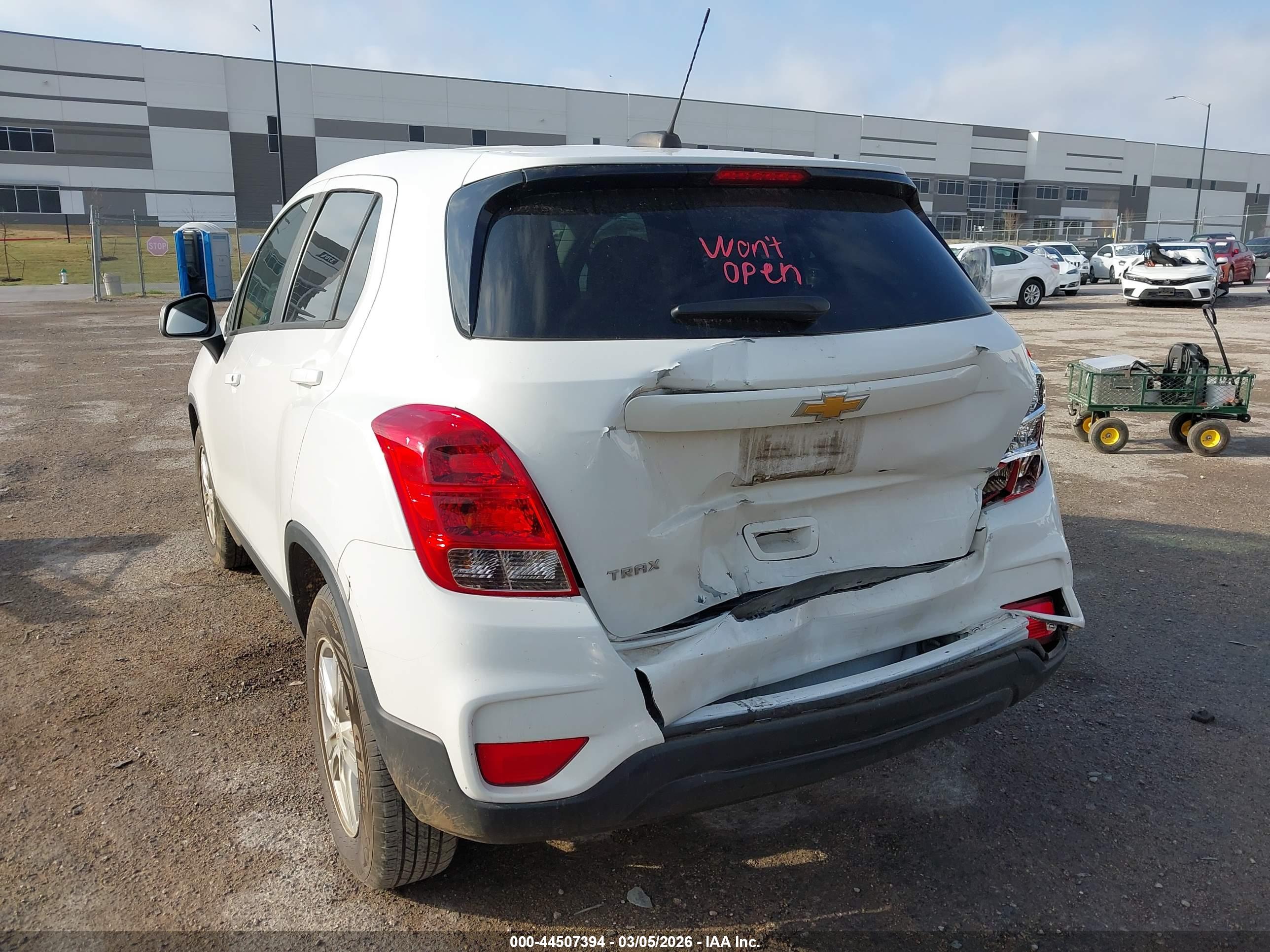 CHEVROLET TRAX image 3