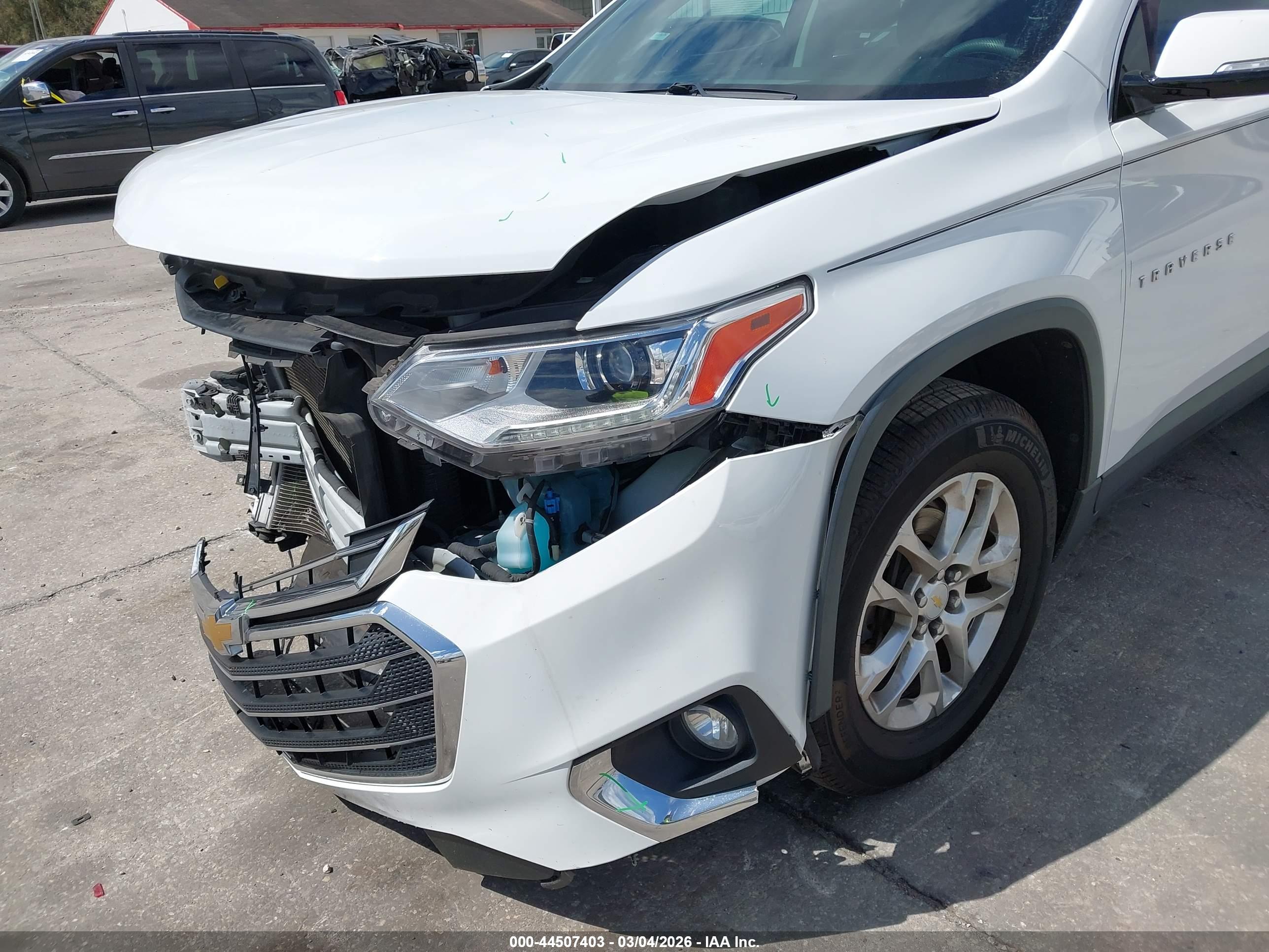 CHEVROLET TRAVERSE image 6