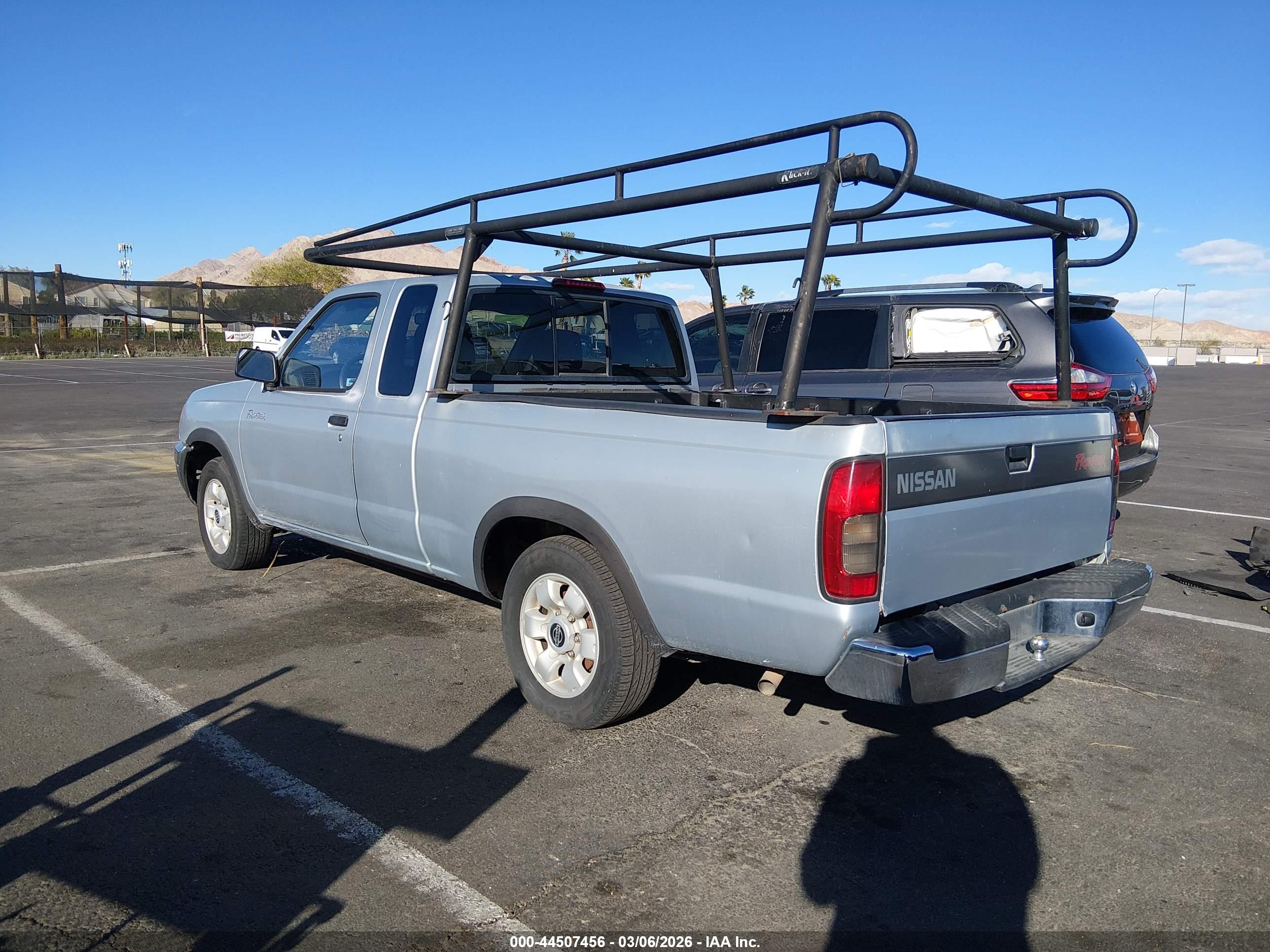 NISSAN FRONTIER image 3