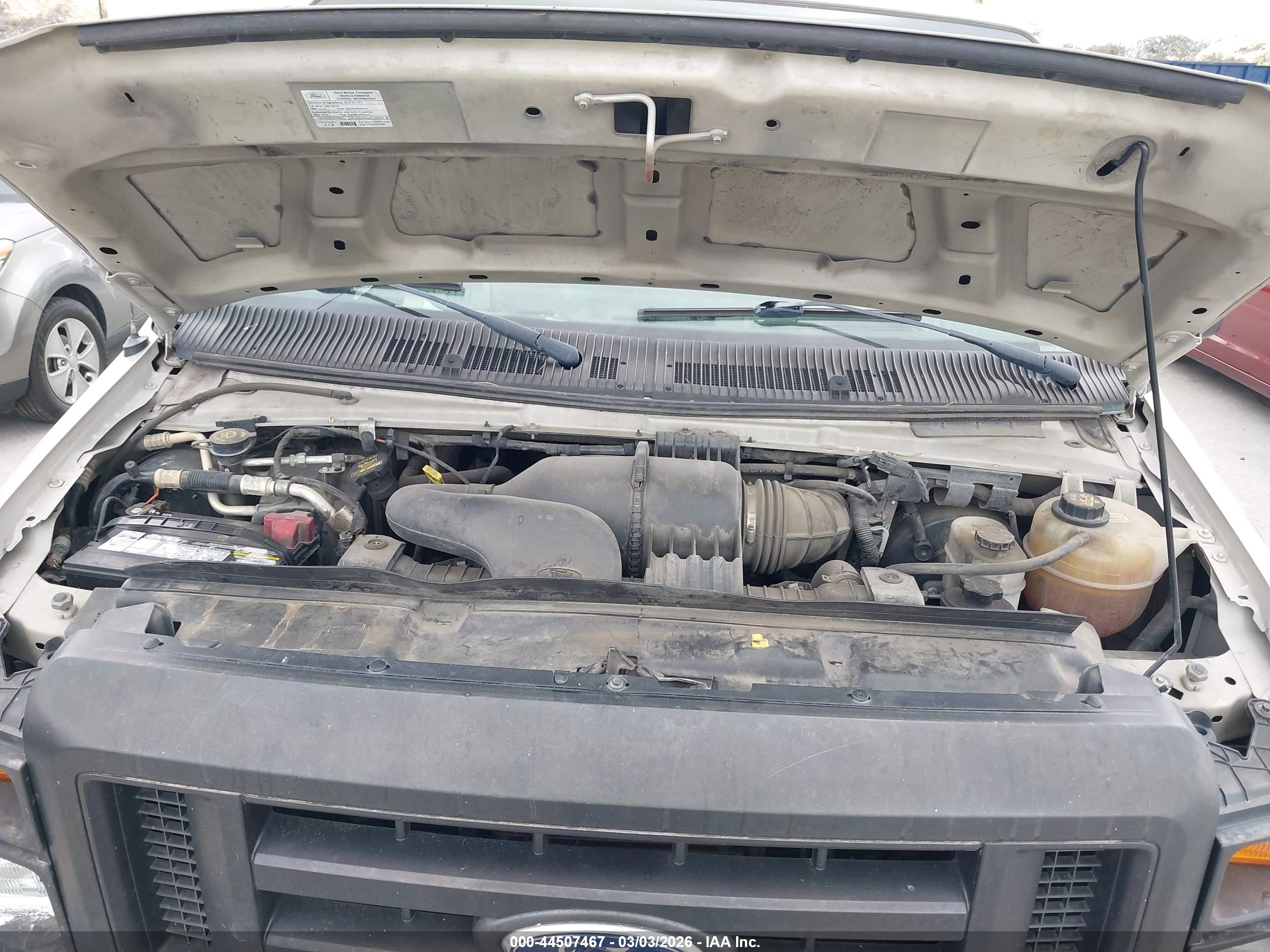 FORD E-250 image 10