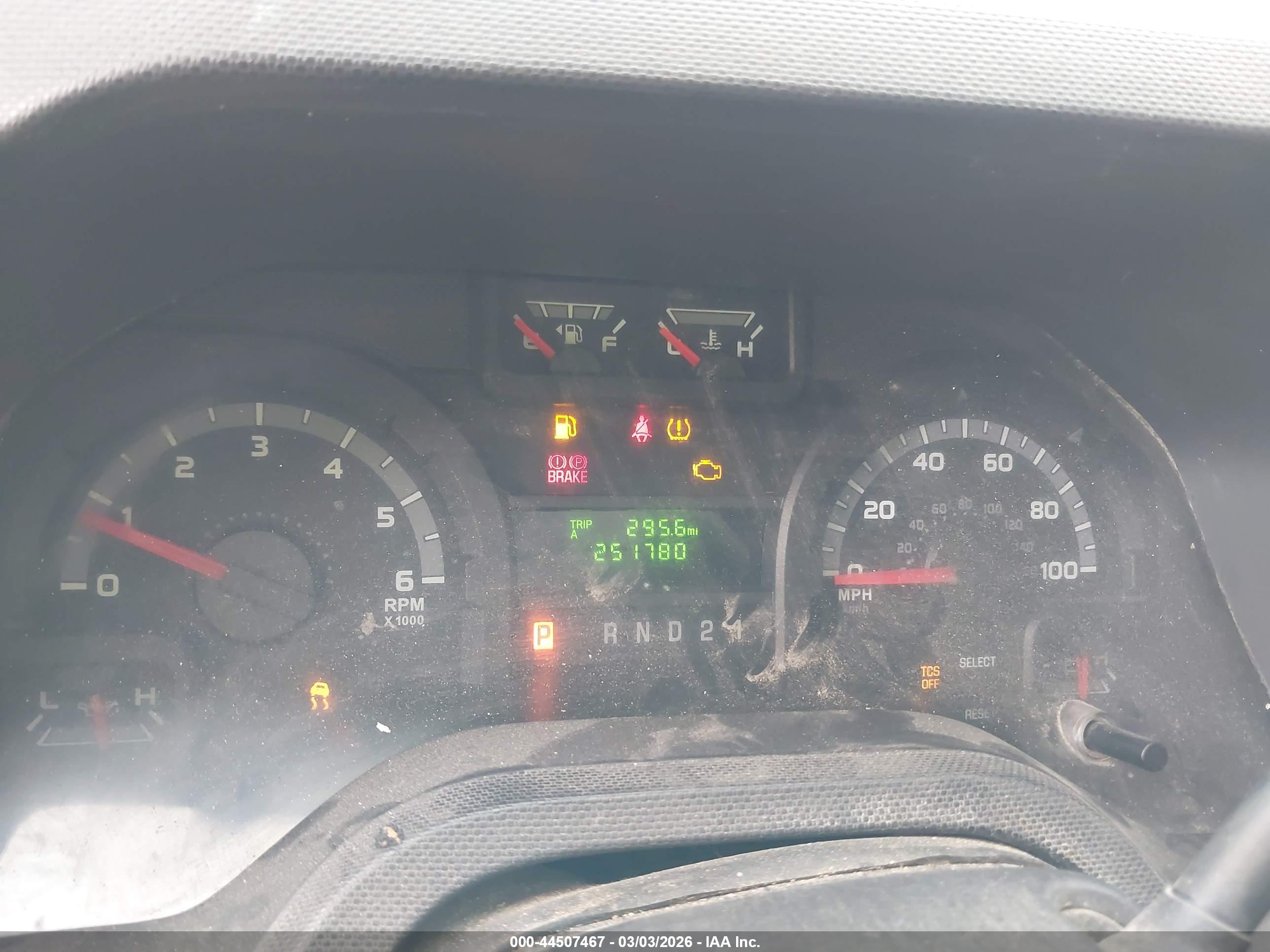 FORD E-250 image 7