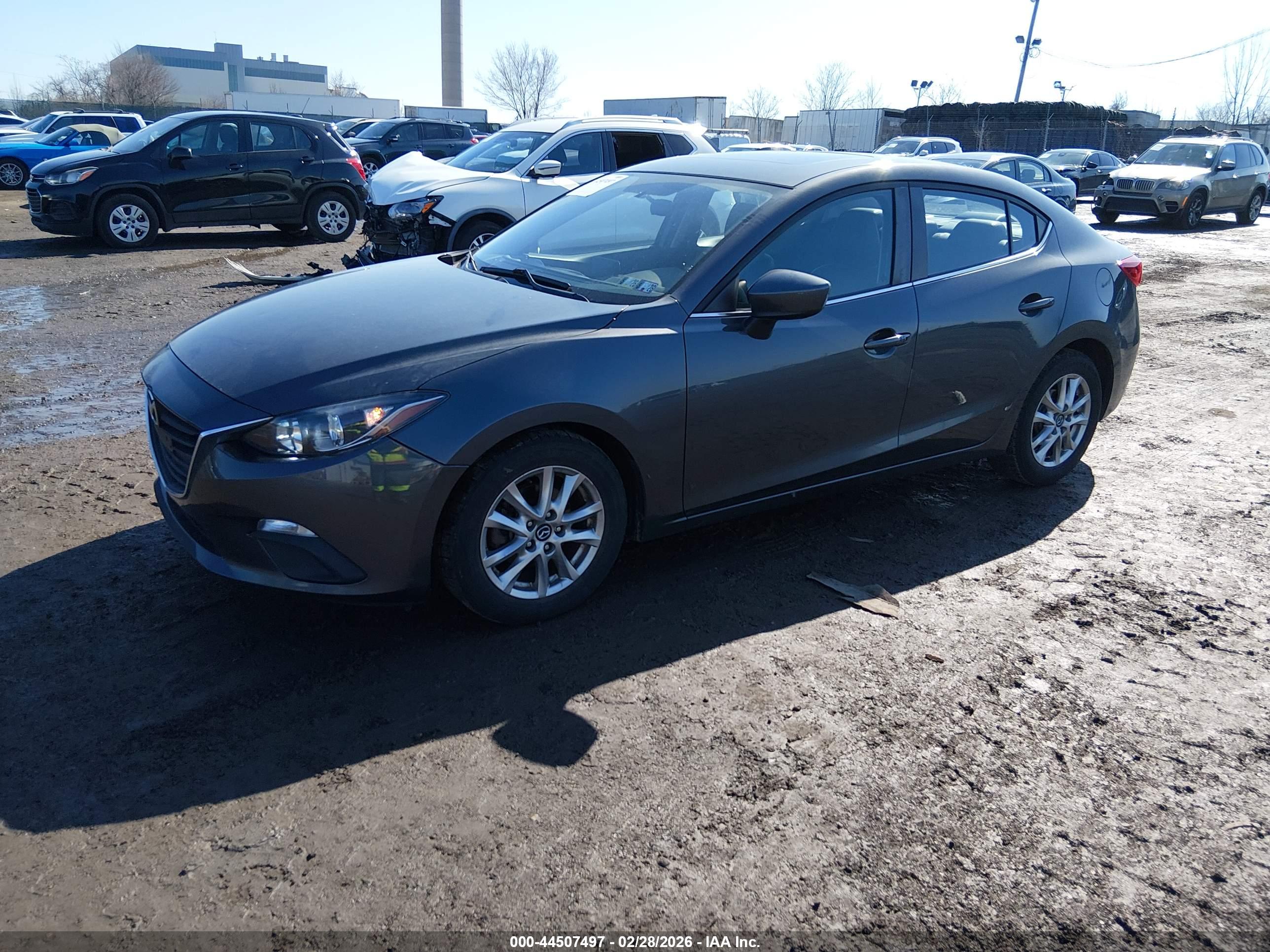 MAZDA MAZDA3 image 2