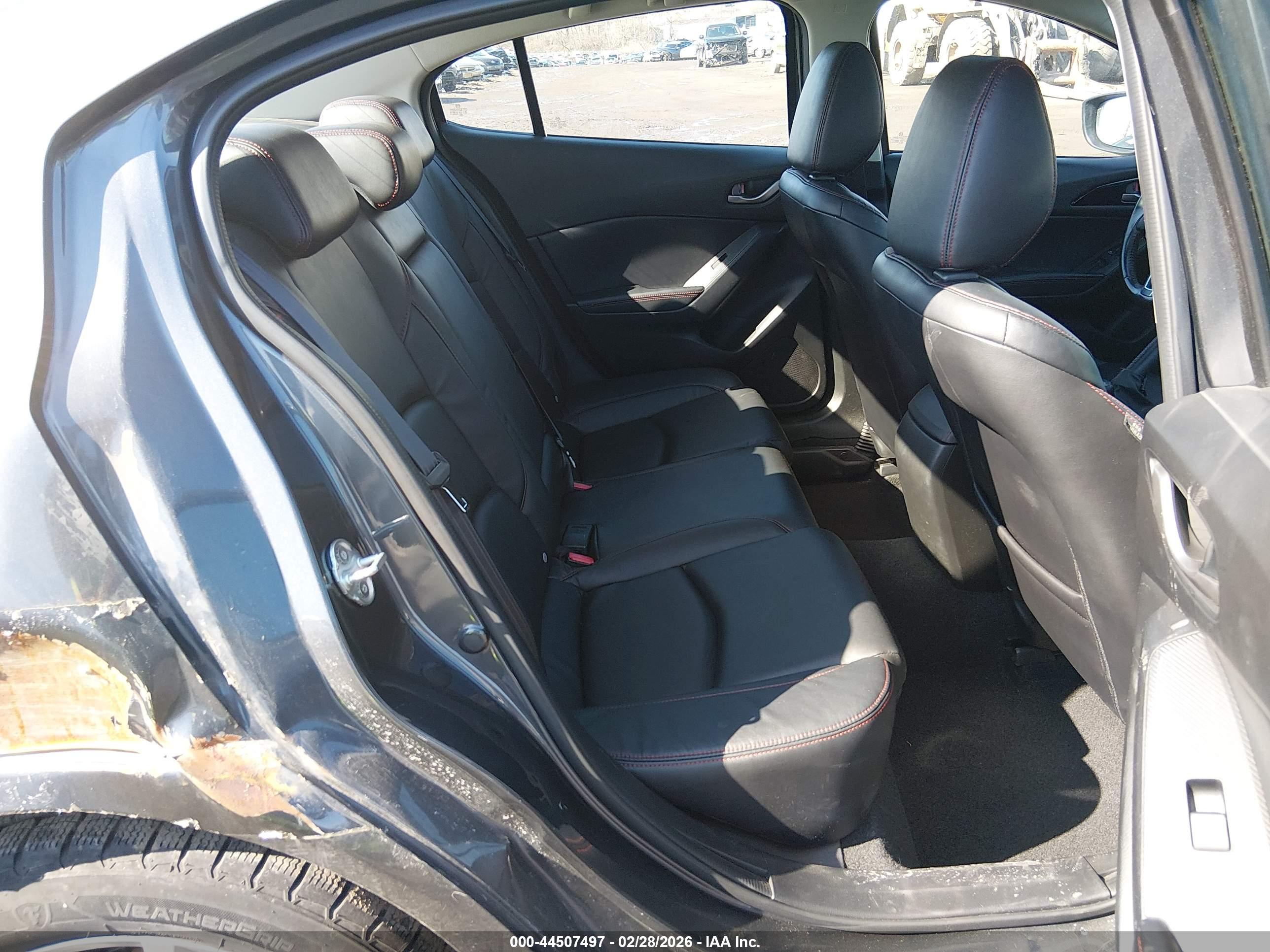 MAZDA MAZDA3 image 8