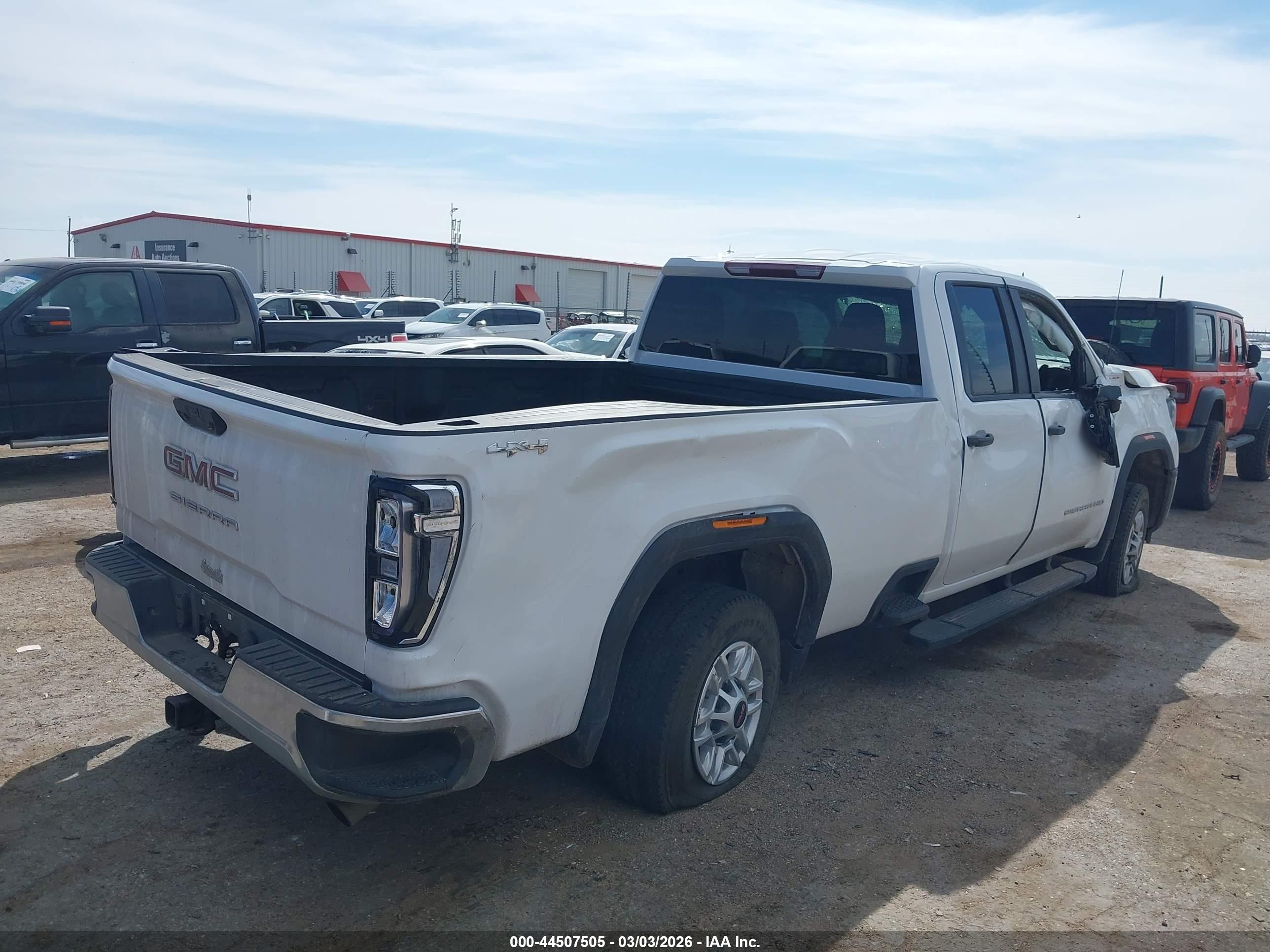 GMC SIERRA image 4