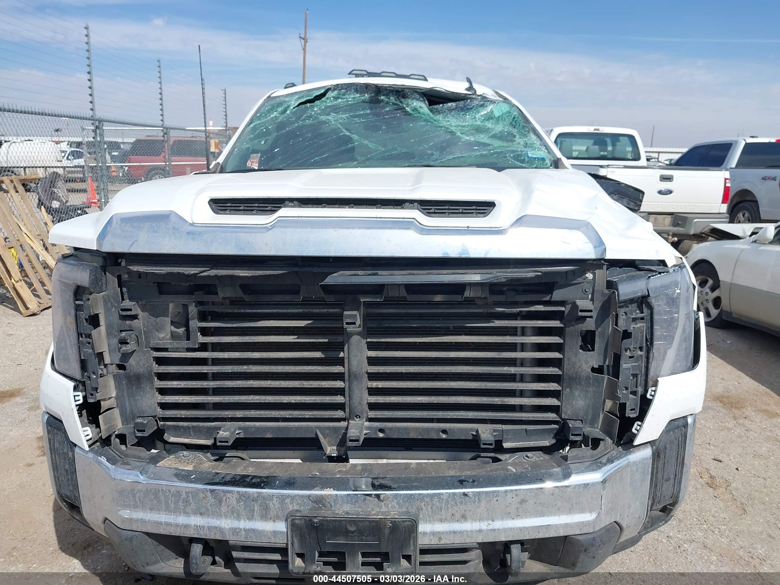 GMC SIERRA image 6