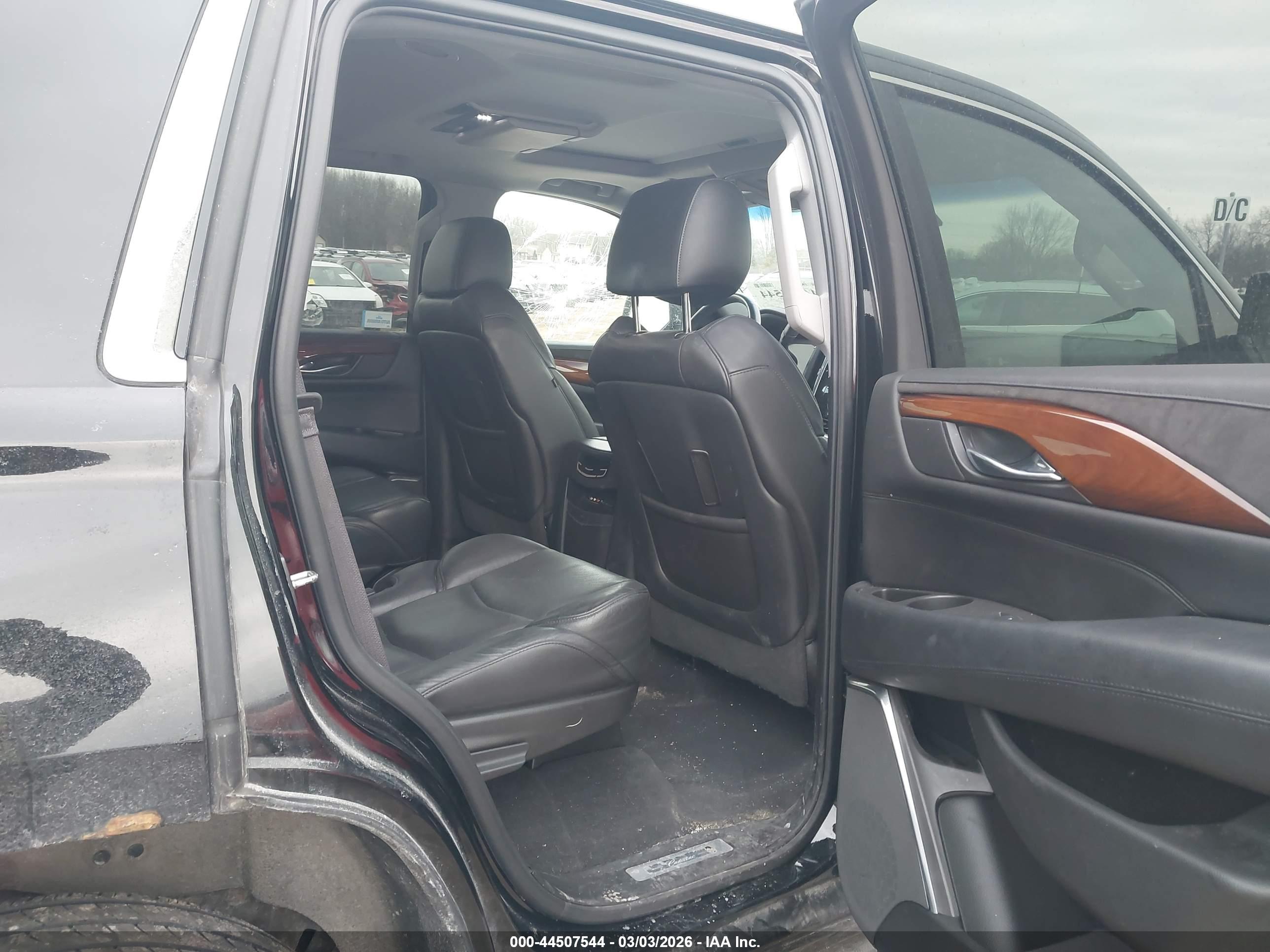 CADILLAC ESCALADE image 8