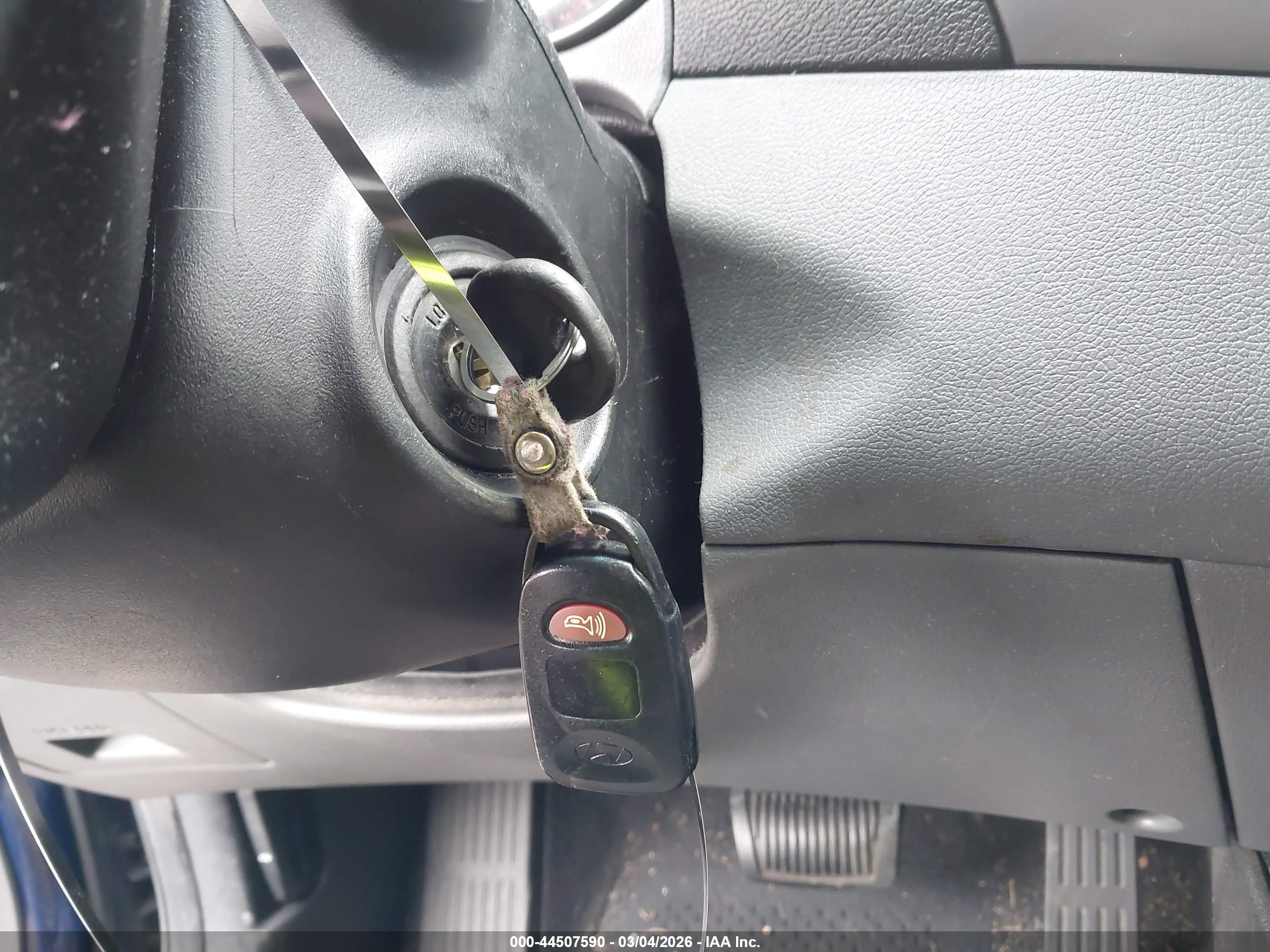 HYUNDAI ELANTRA image 11