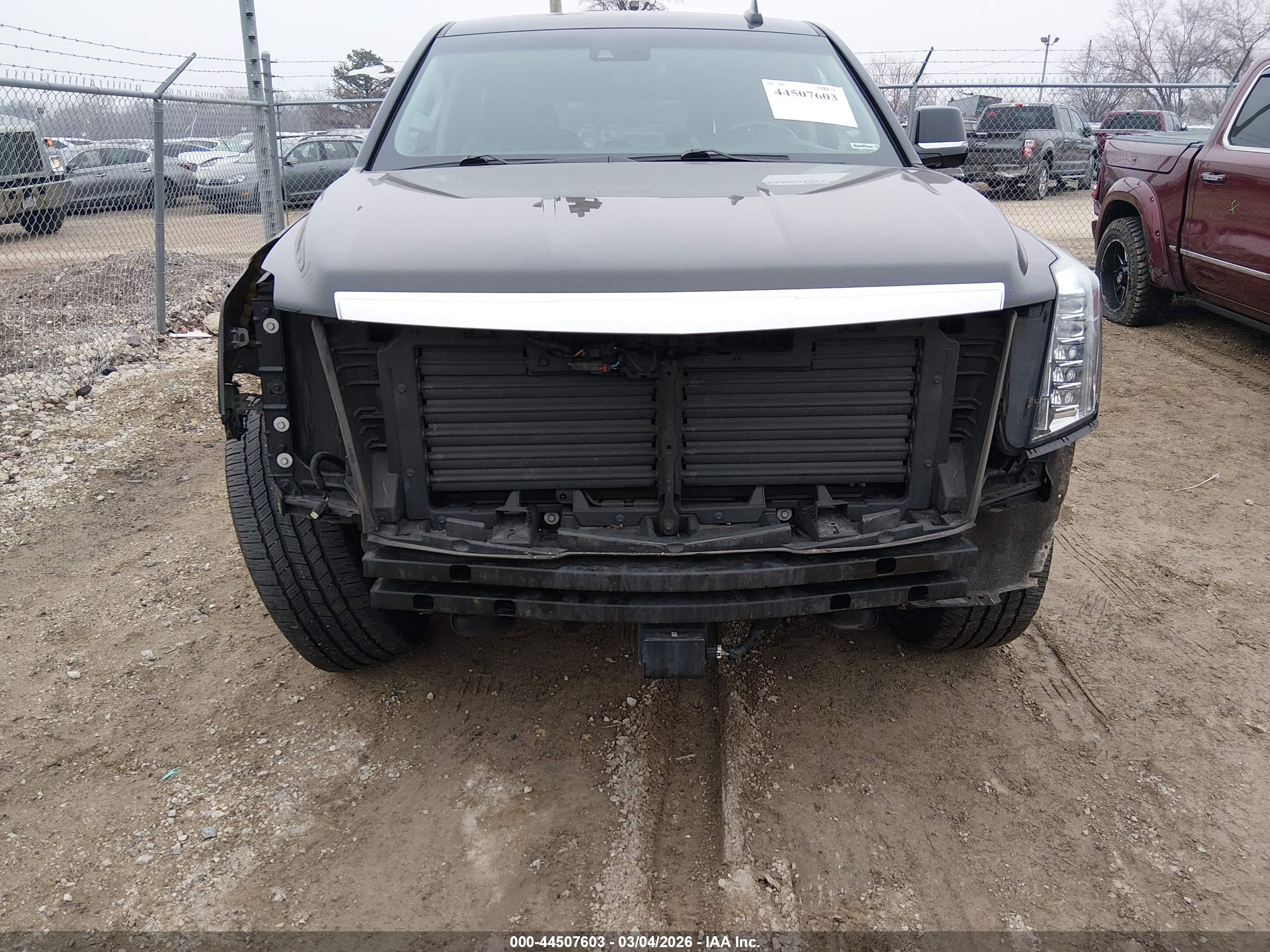 CADILLAC ESCALADE image 6