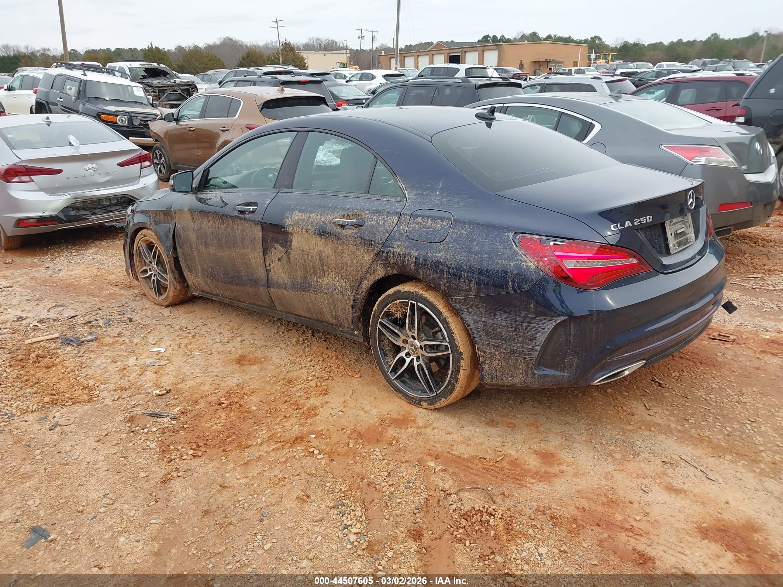 MERCEDES-BENZ CLA image 3