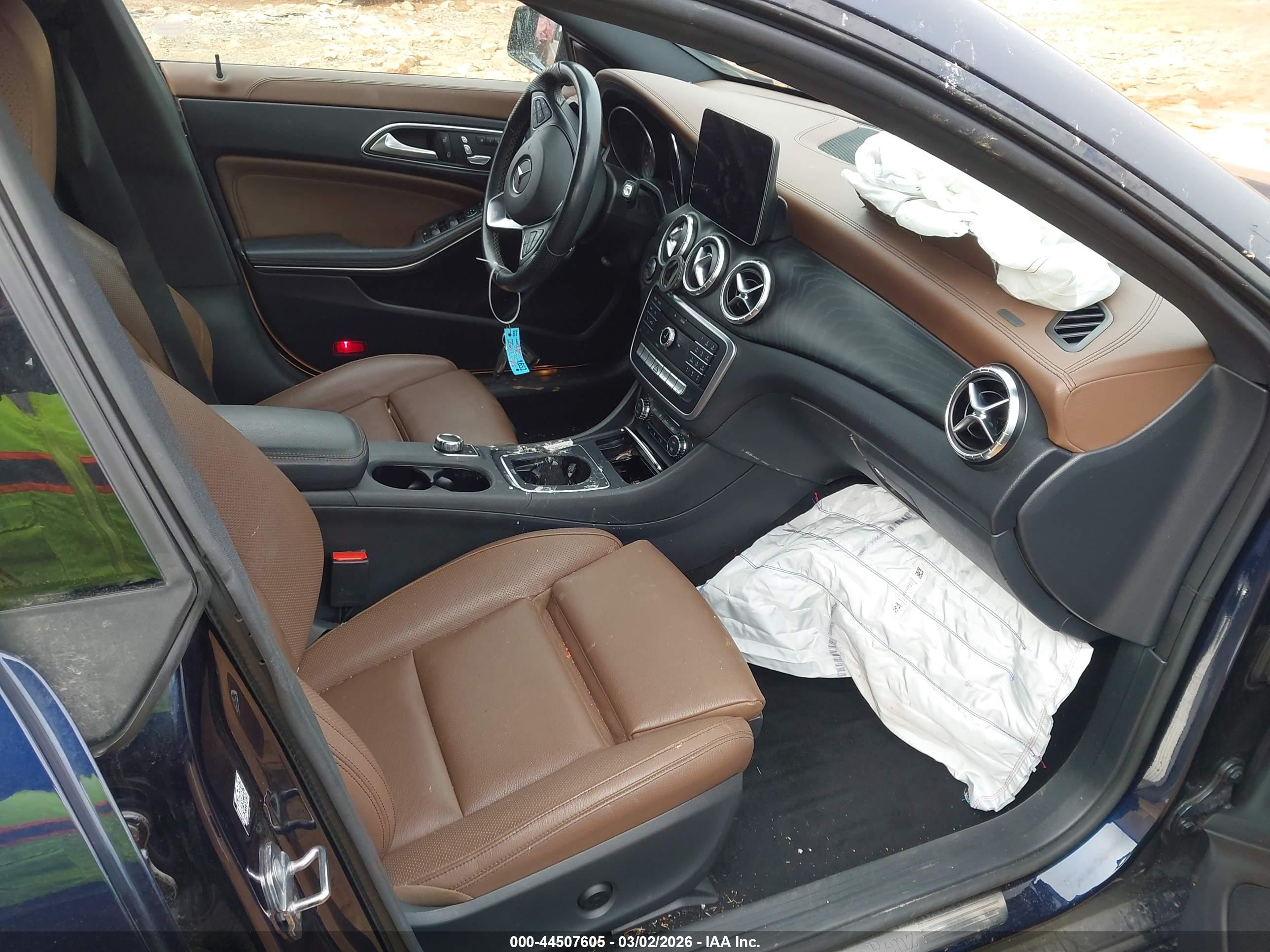 MERCEDES-BENZ CLA image 5
