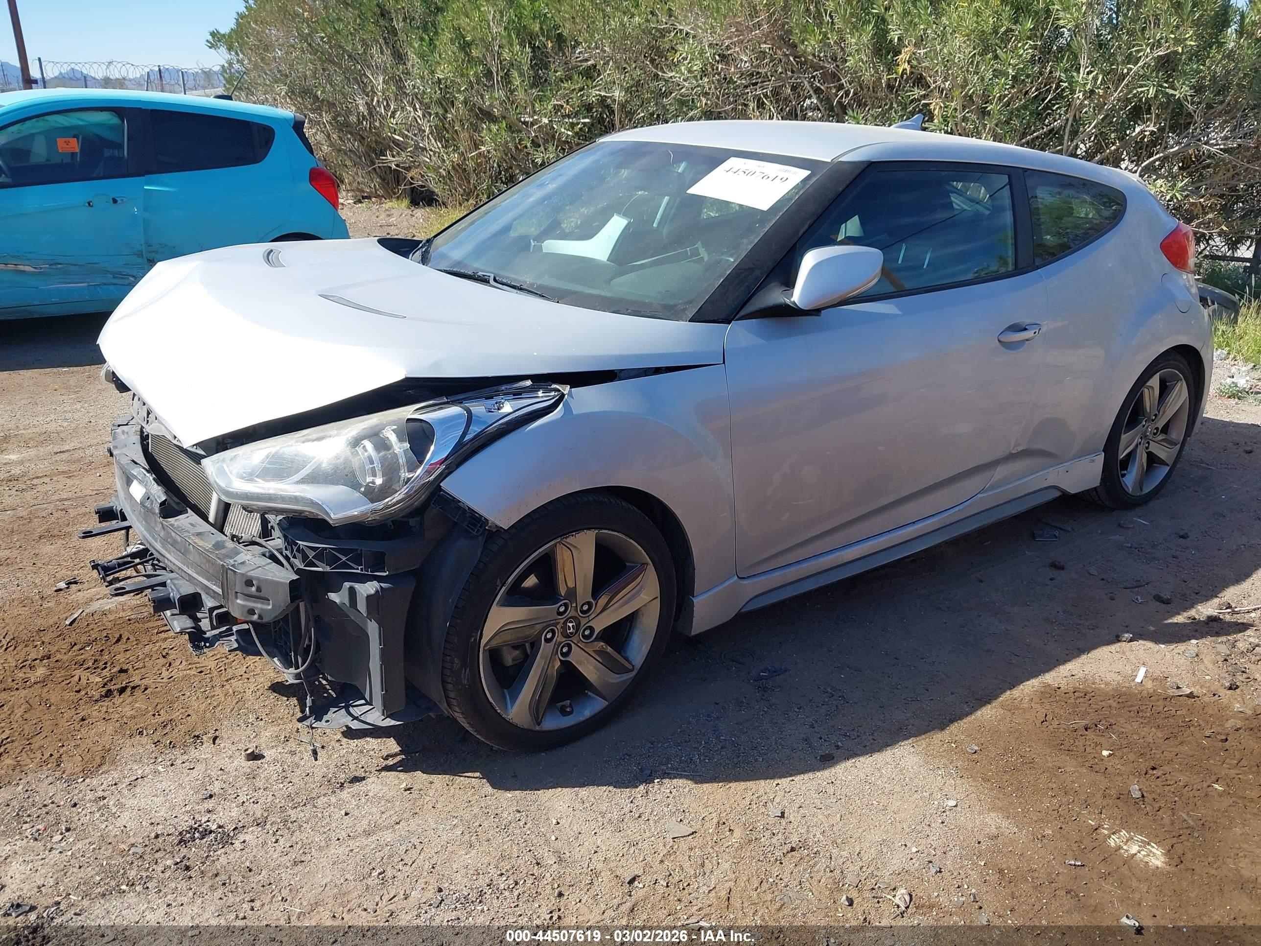 HYUNDAI VELOSTER image 2