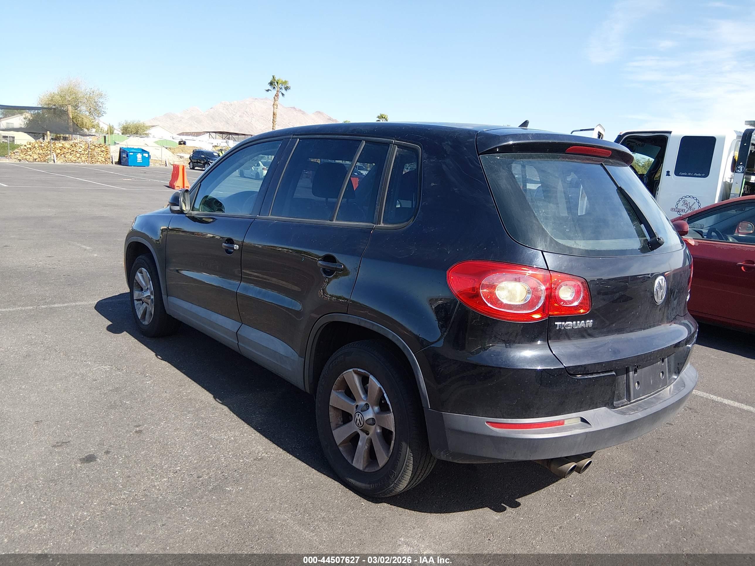 VOLKSWAGEN TIGUAN image 3