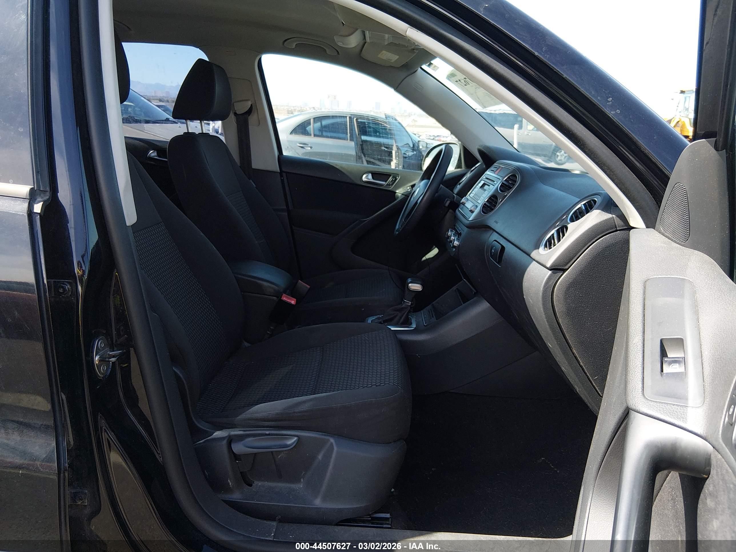 VOLKSWAGEN TIGUAN image 5