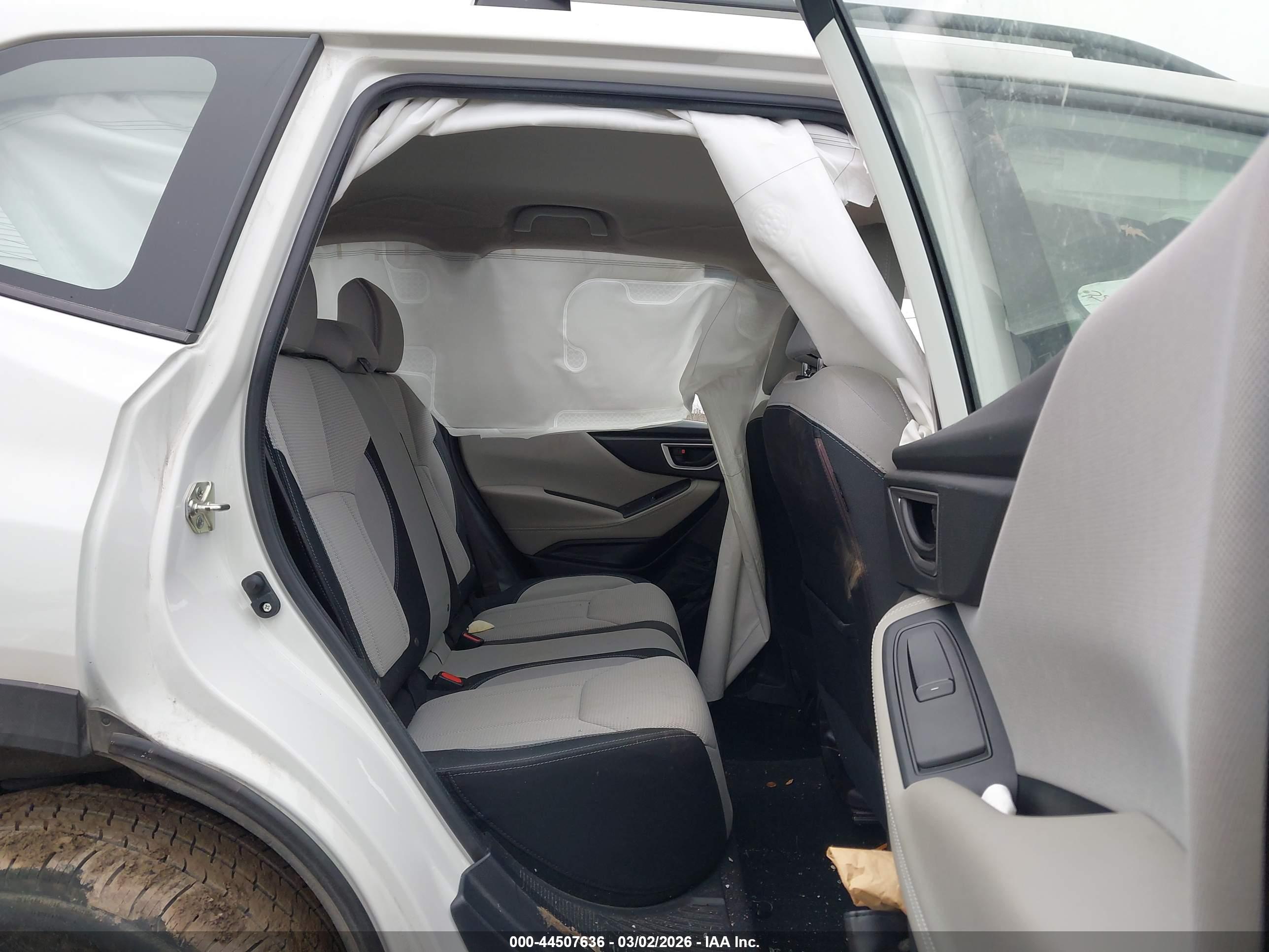SUBARU FORESTER image 8