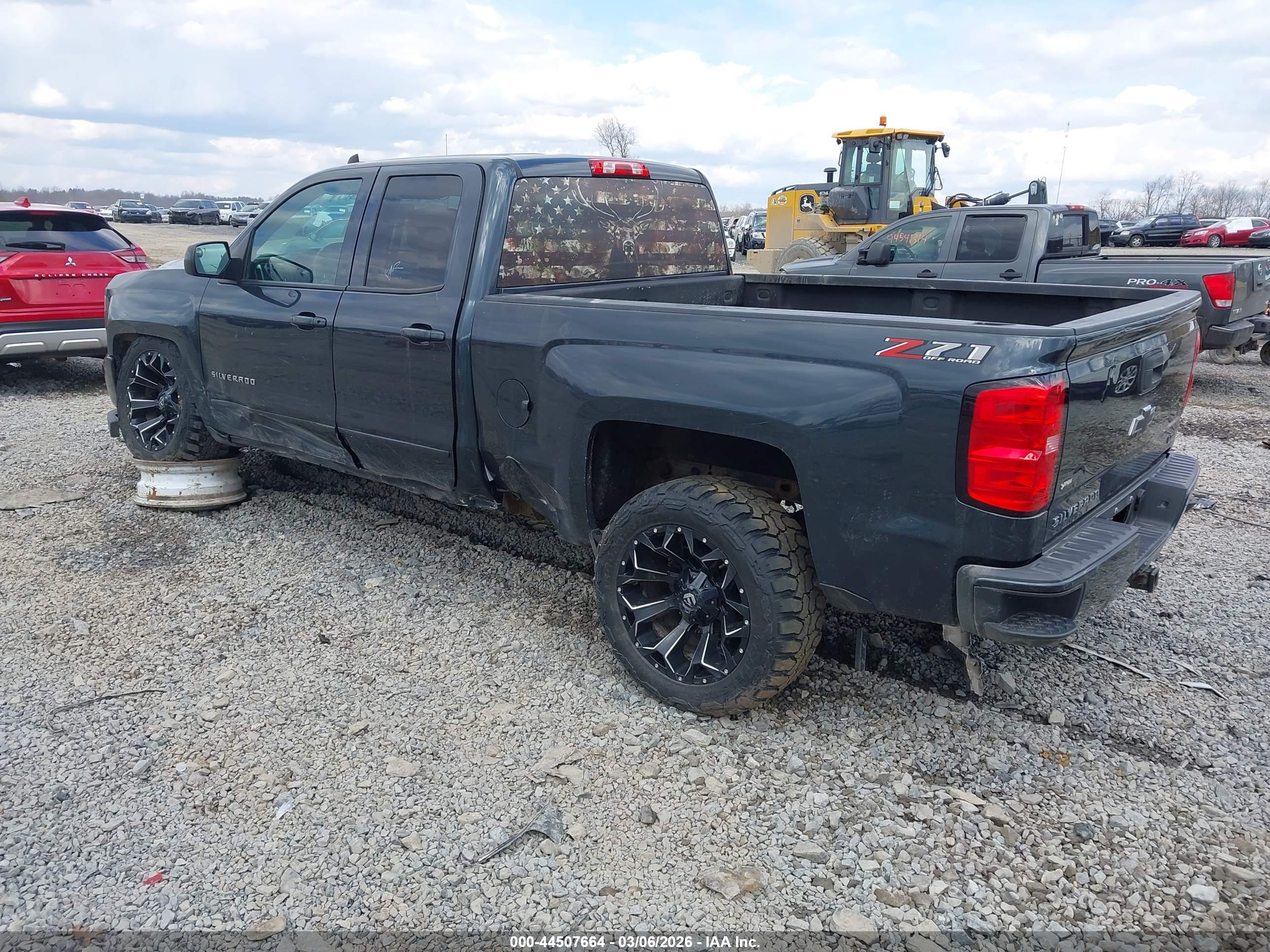 CHEVROLET SILVERADO image 3