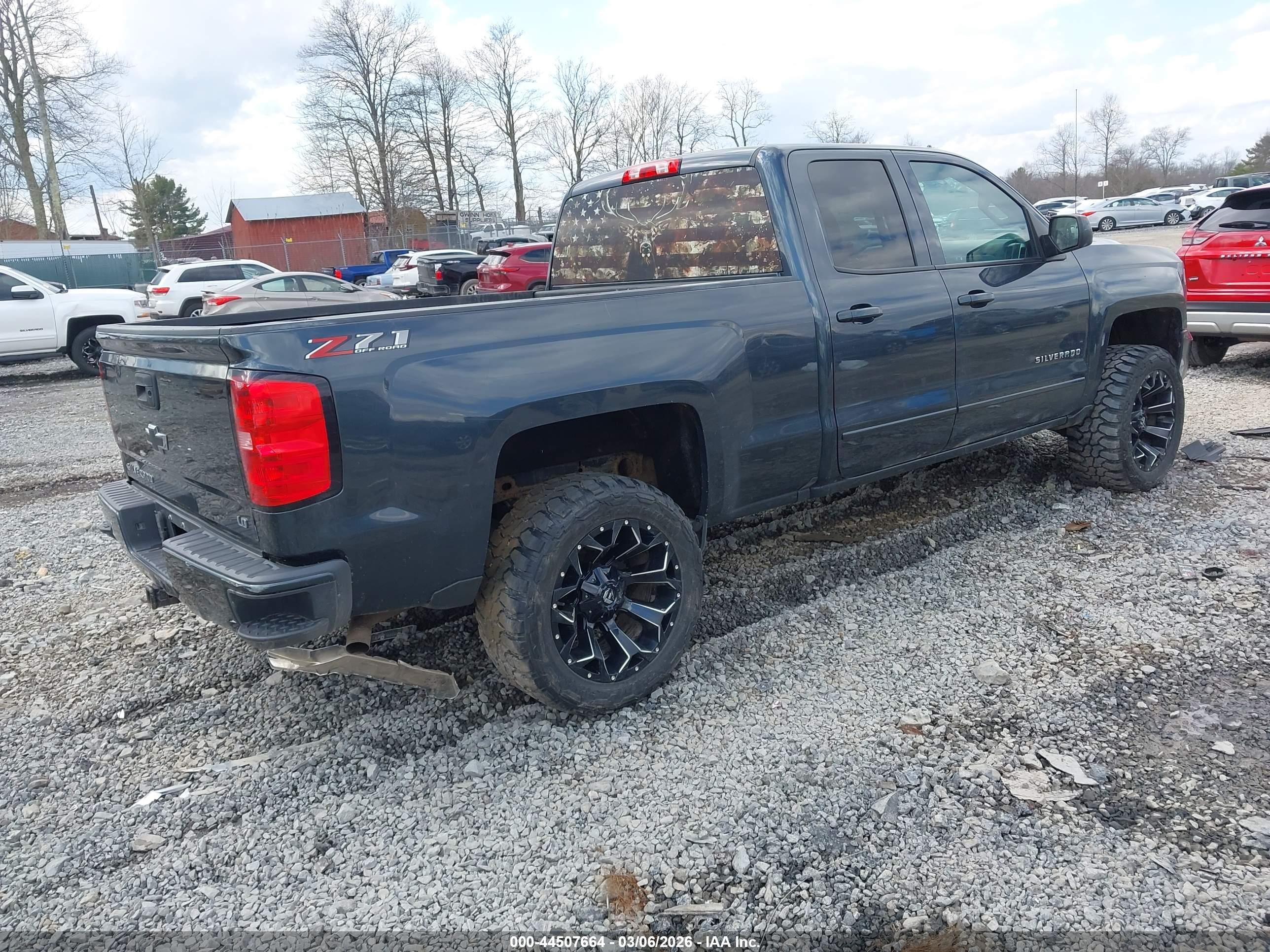 CHEVROLET SILVERADO image 4