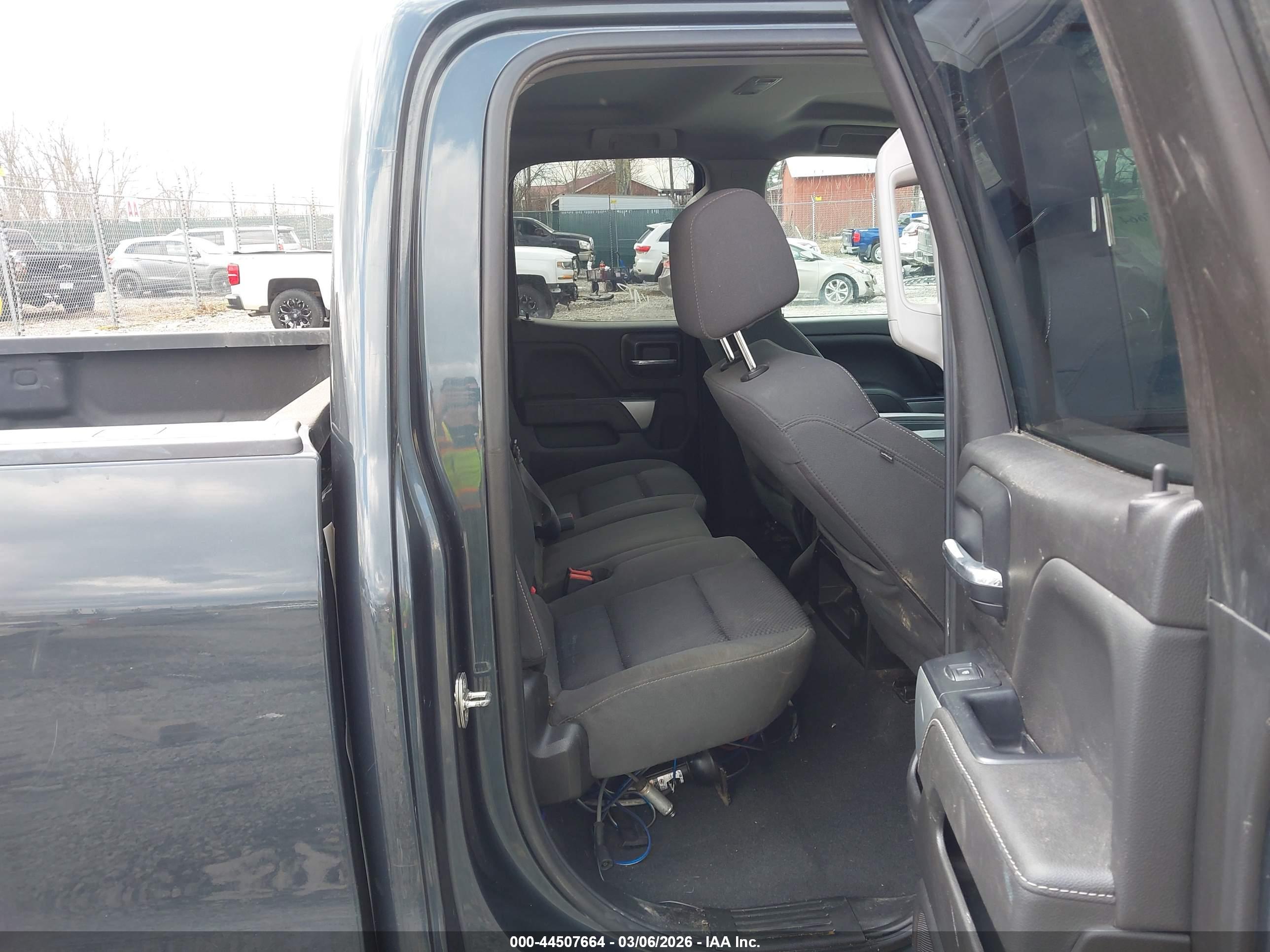 CHEVROLET SILVERADO image 8