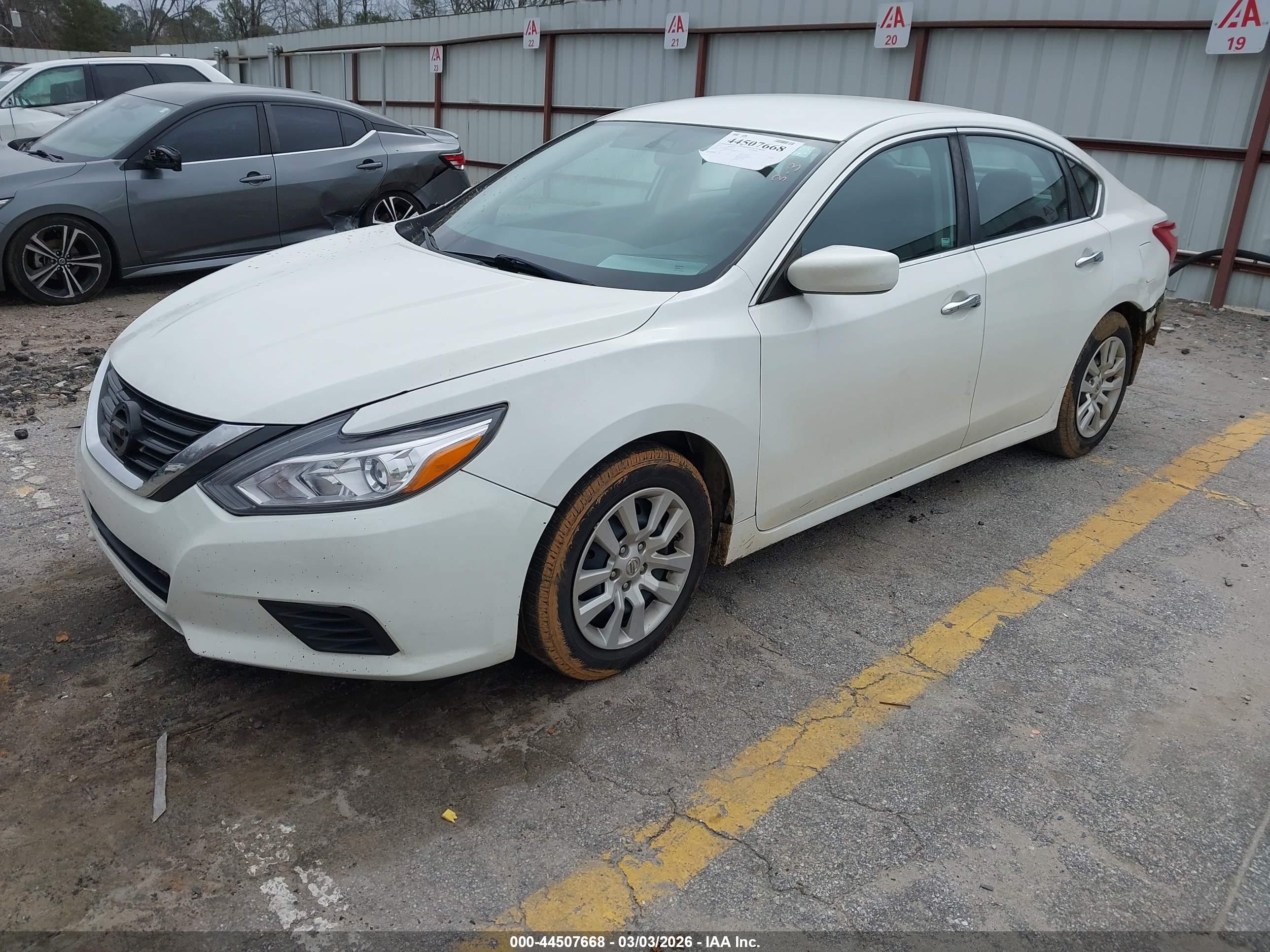 NISSAN ALTIMA image 2