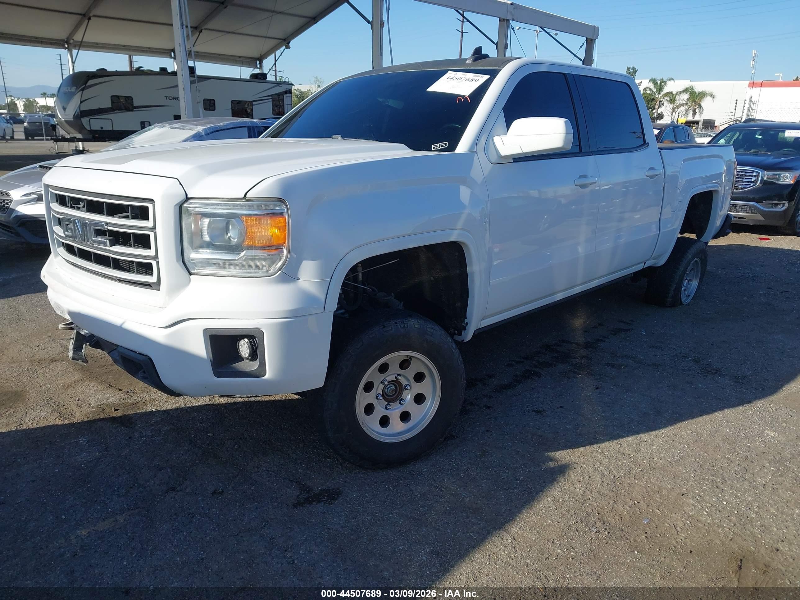 GMC SIERRA image 2