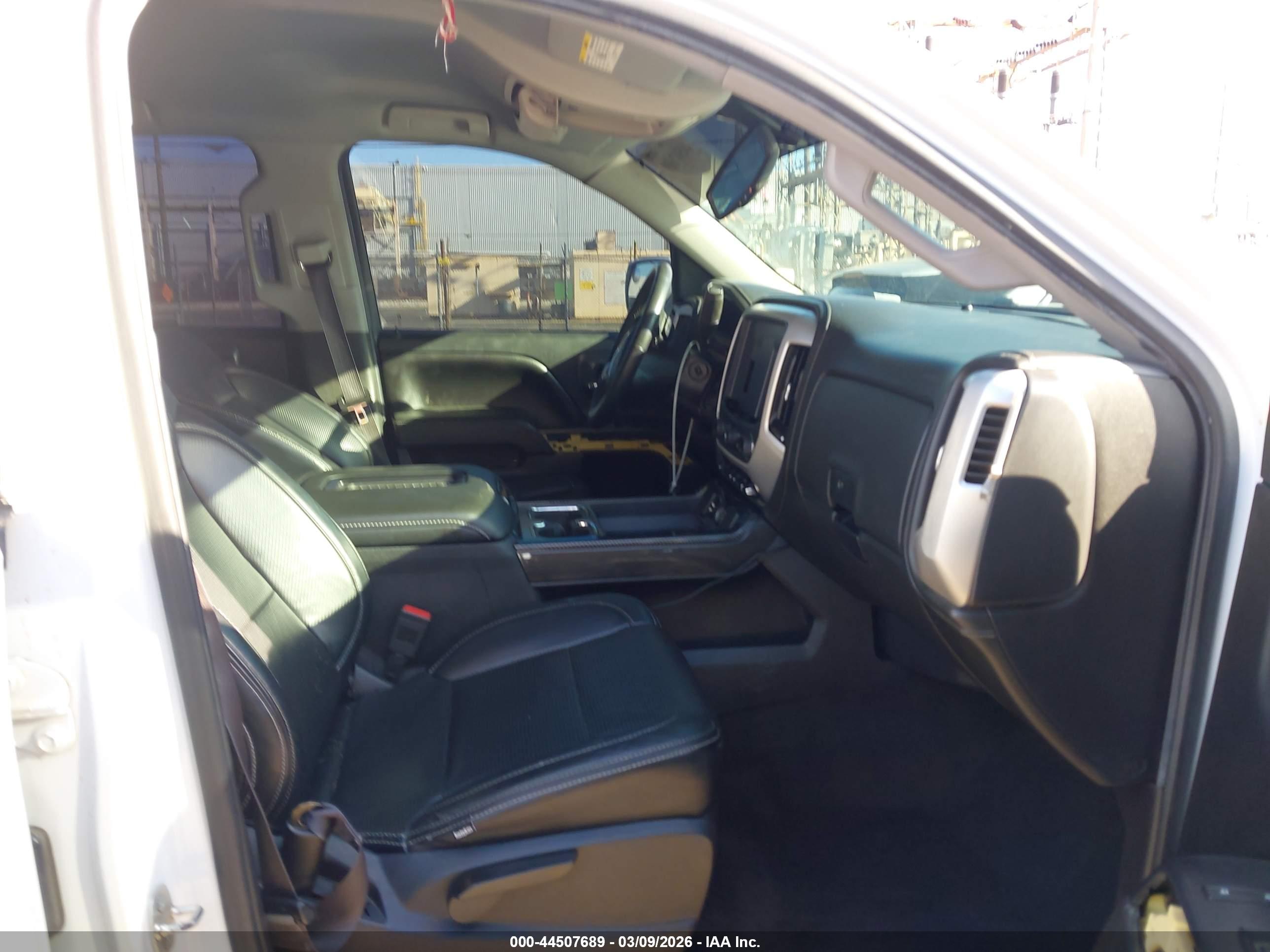 GMC SIERRA image 5