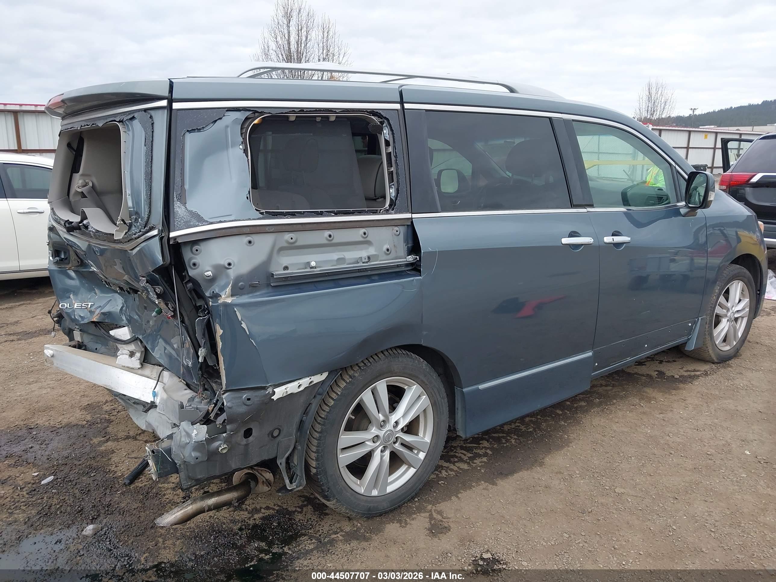 NISSAN QUEST image 4