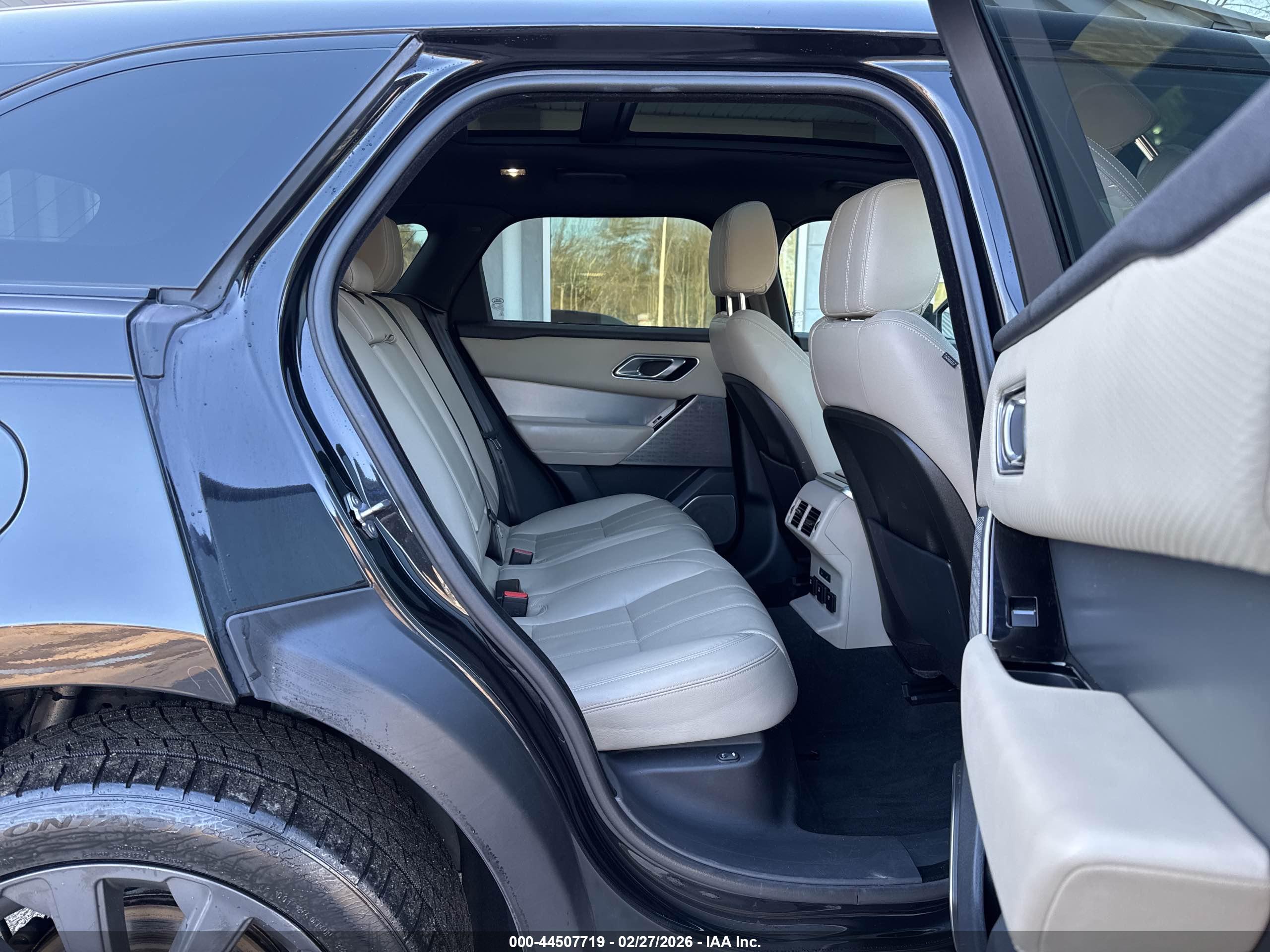 LAND ROVER image 8