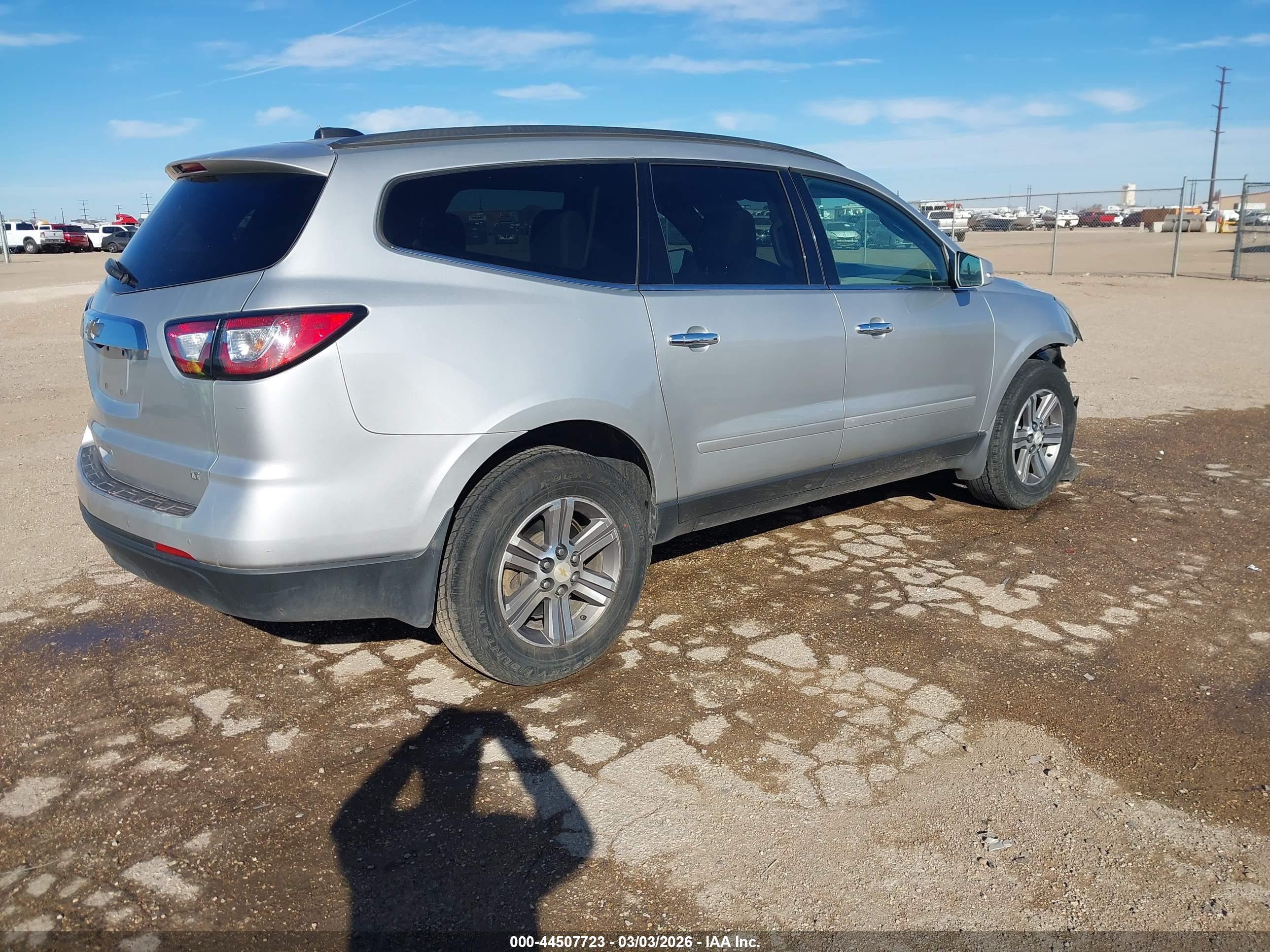 CHEVROLET TRAVERSE image 4