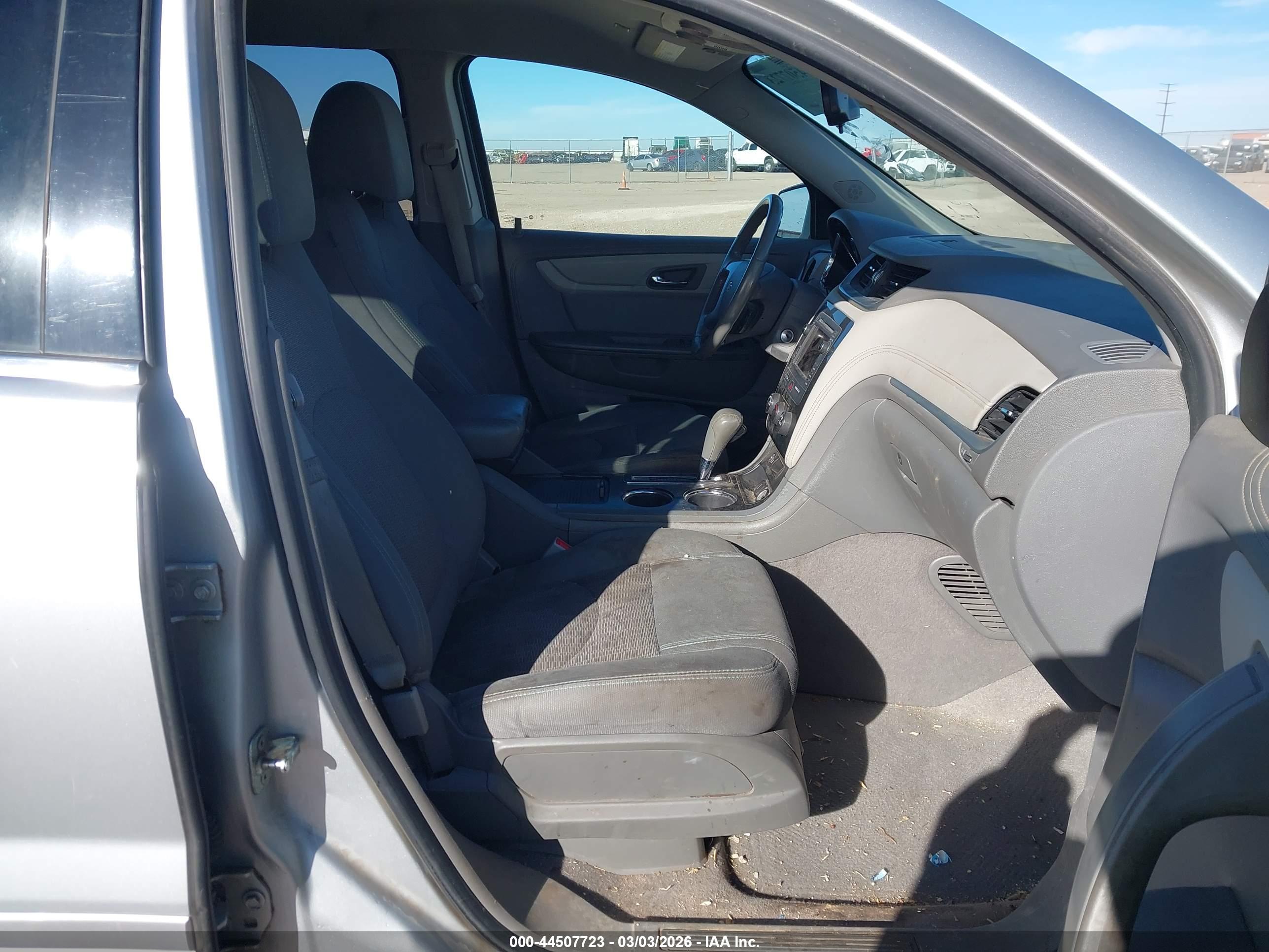 CHEVROLET TRAVERSE image 5